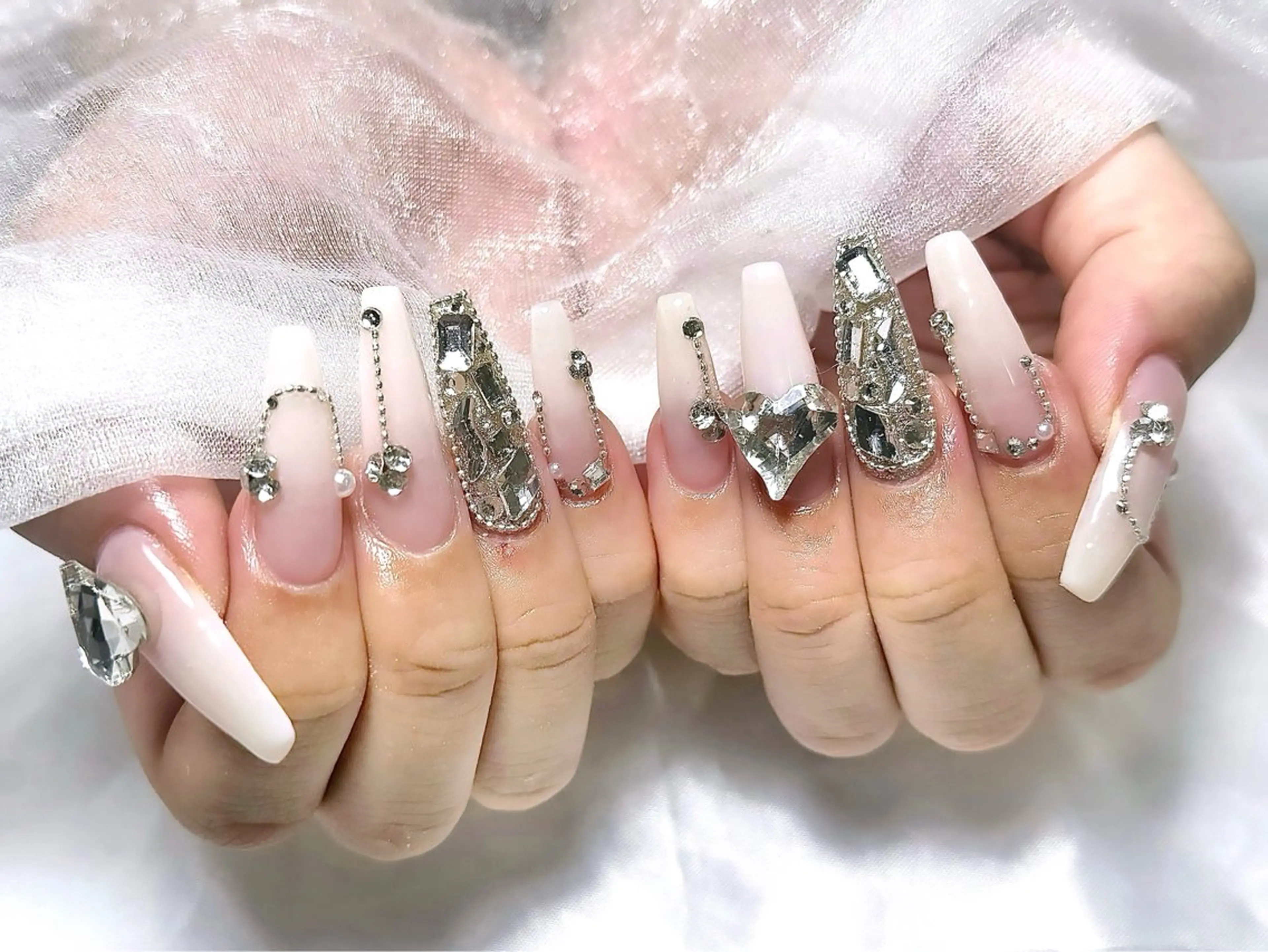 ネイル ハンドネイル Roi〈ロワ〉 Yume🎀のネイルデザイン