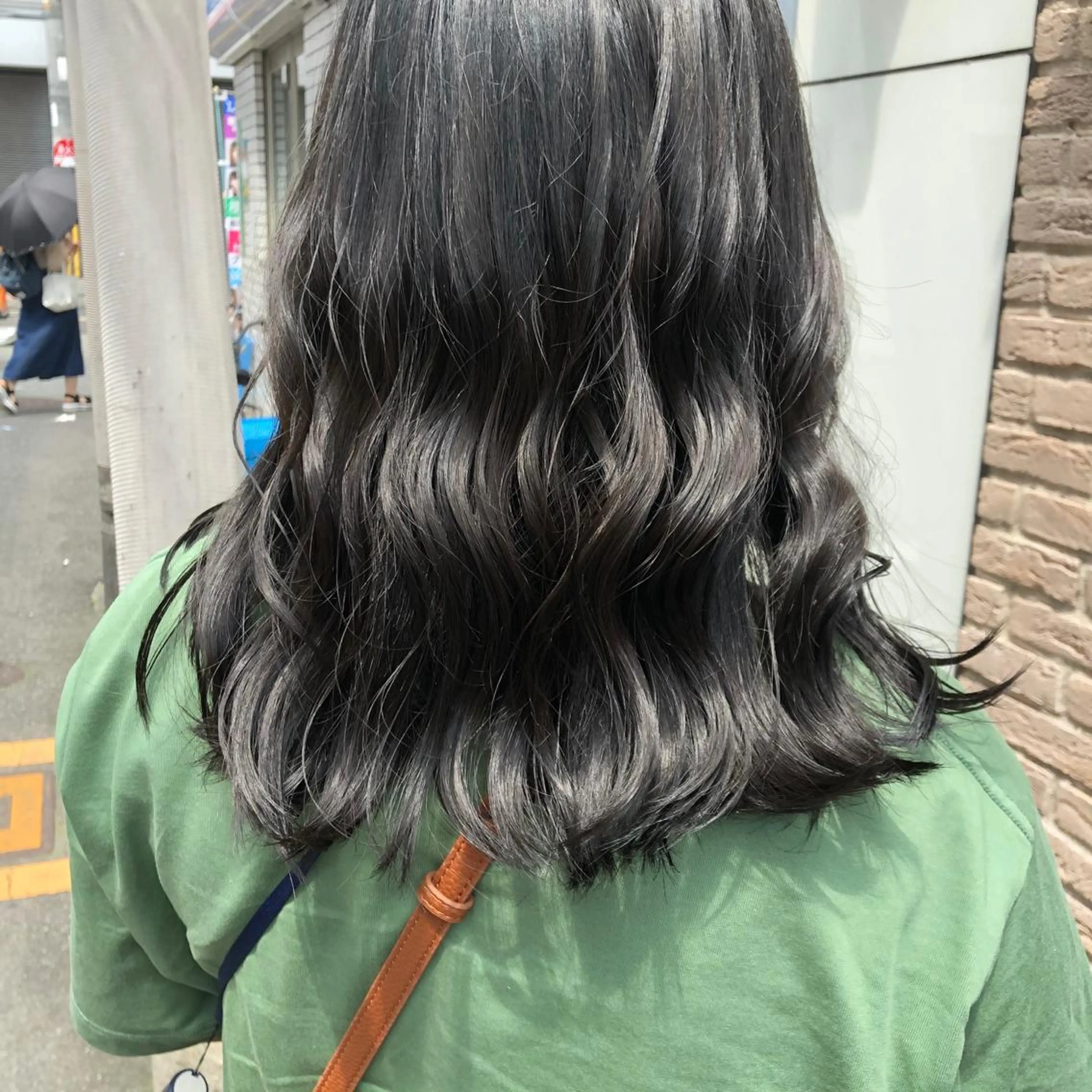 セミロング カラー グレージュ ，comma momoka🪄のヘアスタイル