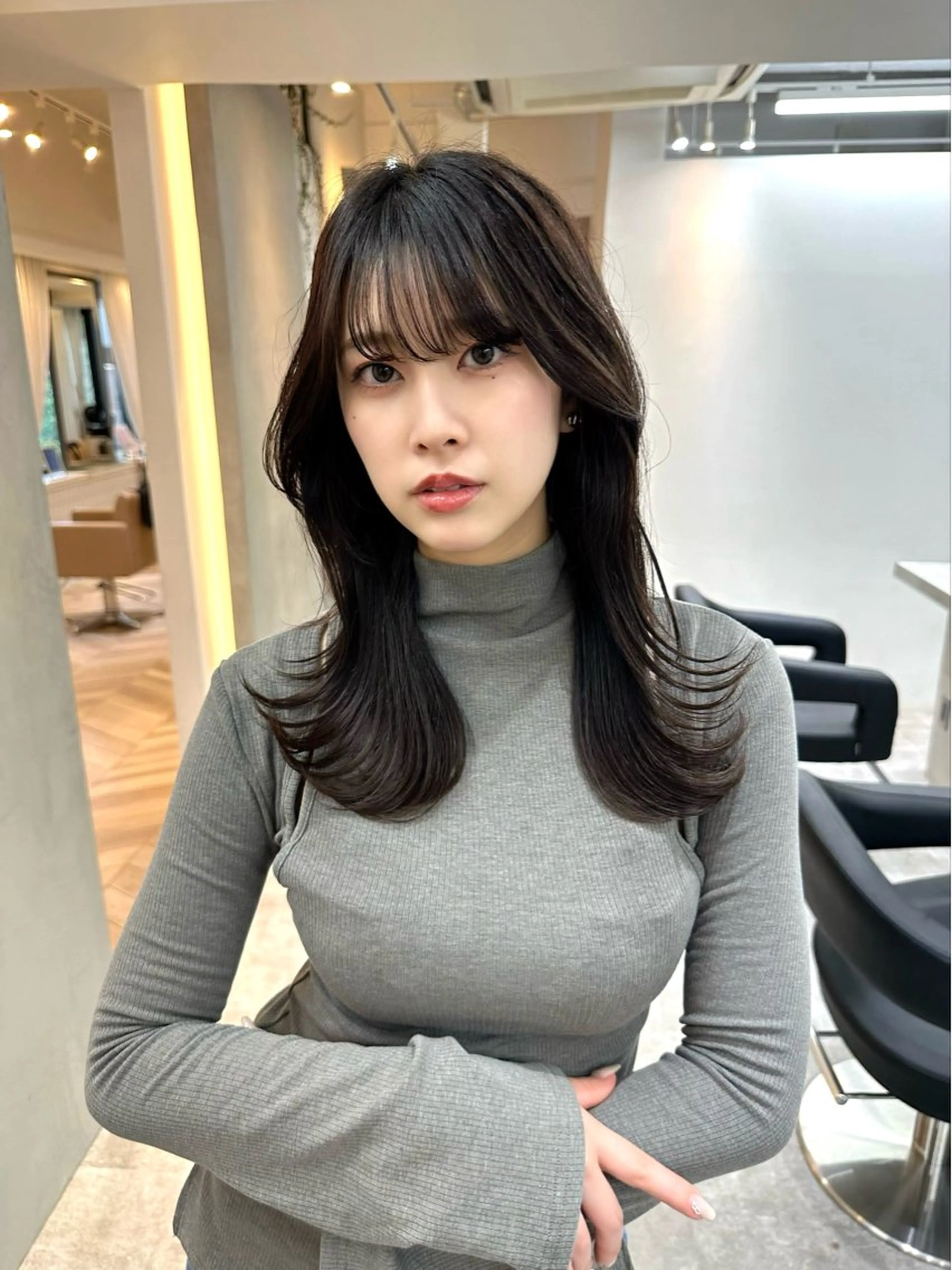 セミロング カラー ミディアムレイヤー 添田晃基のヘアスタイル