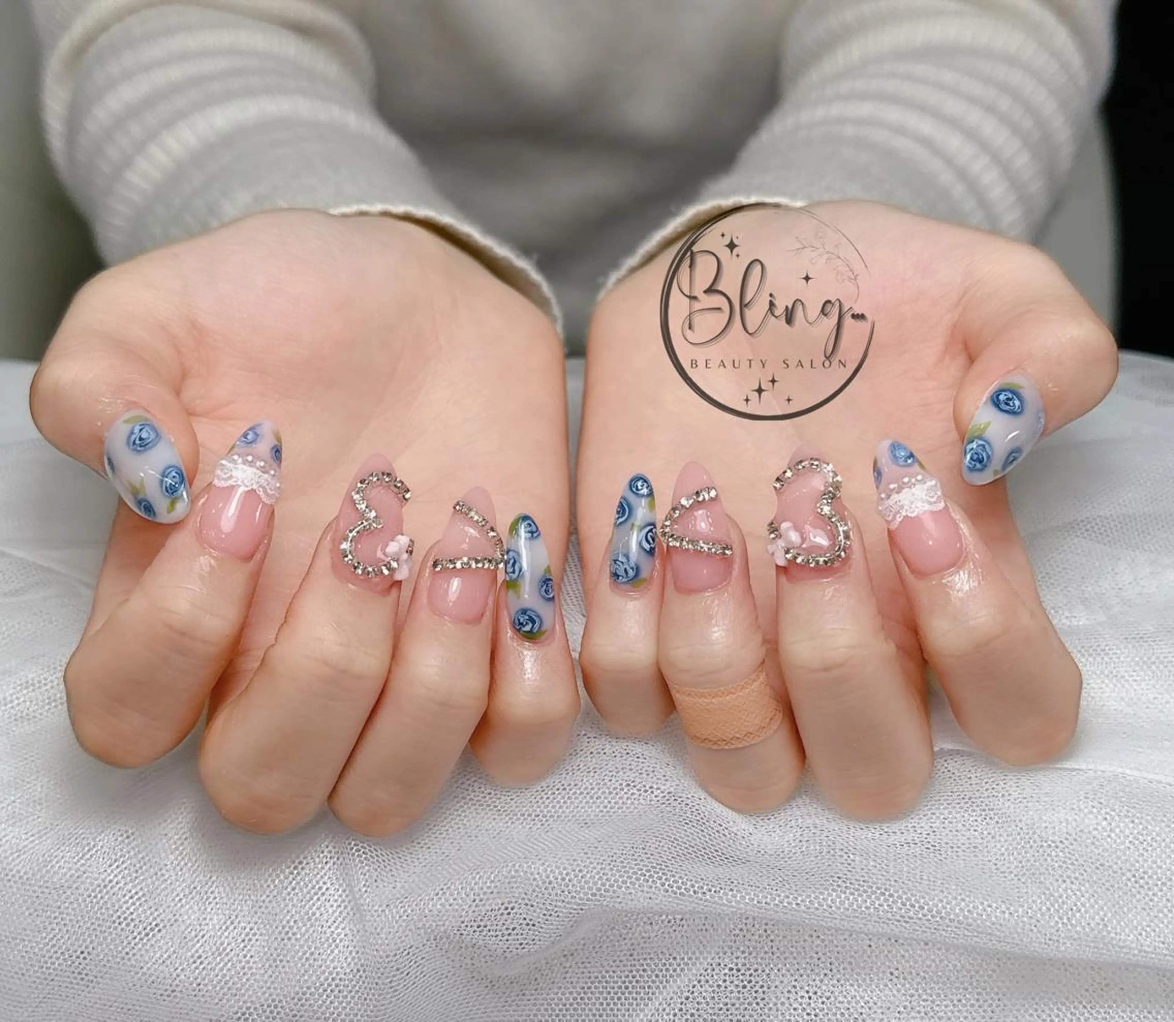 ロング カラー ベージュカラー グラデーションカラー ピンクカラー 韓国風ヘア ハンドネイル Bling Salonのネイルデザイン