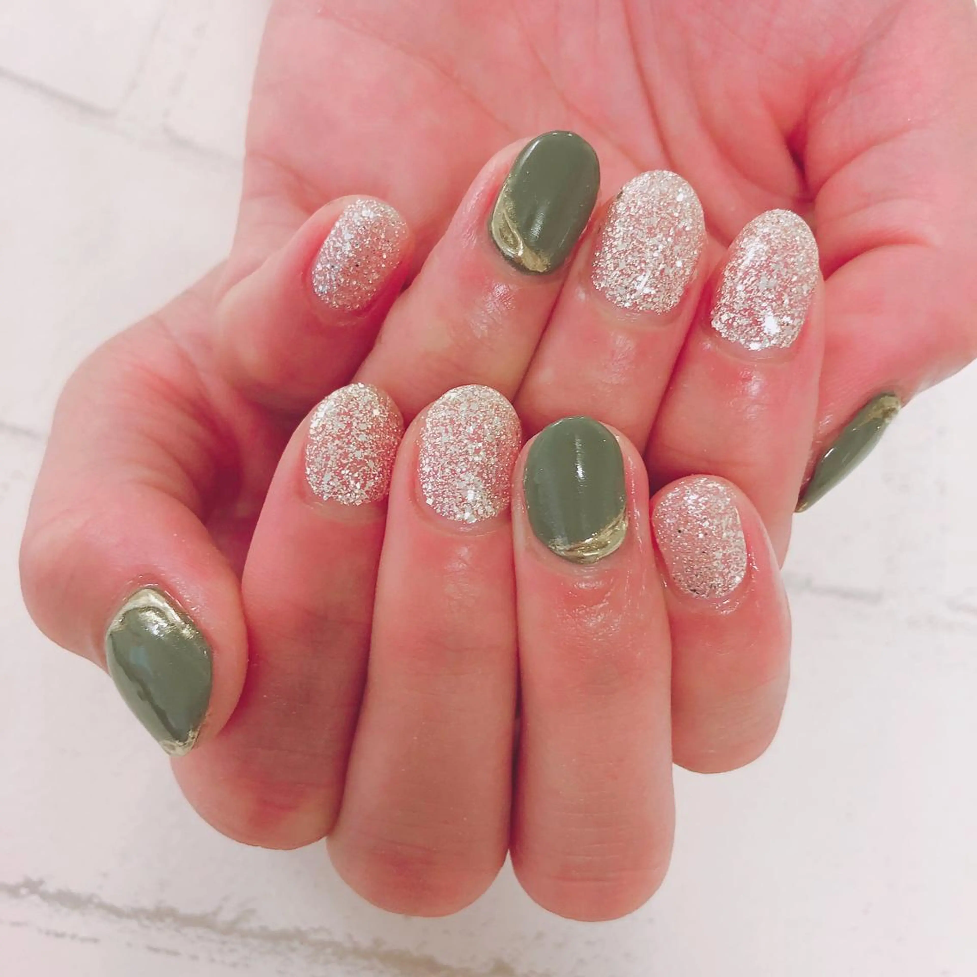 ネイル グリーン ミラーネイル オフィスネイル ホワイト ono megumiのネイルデザイン