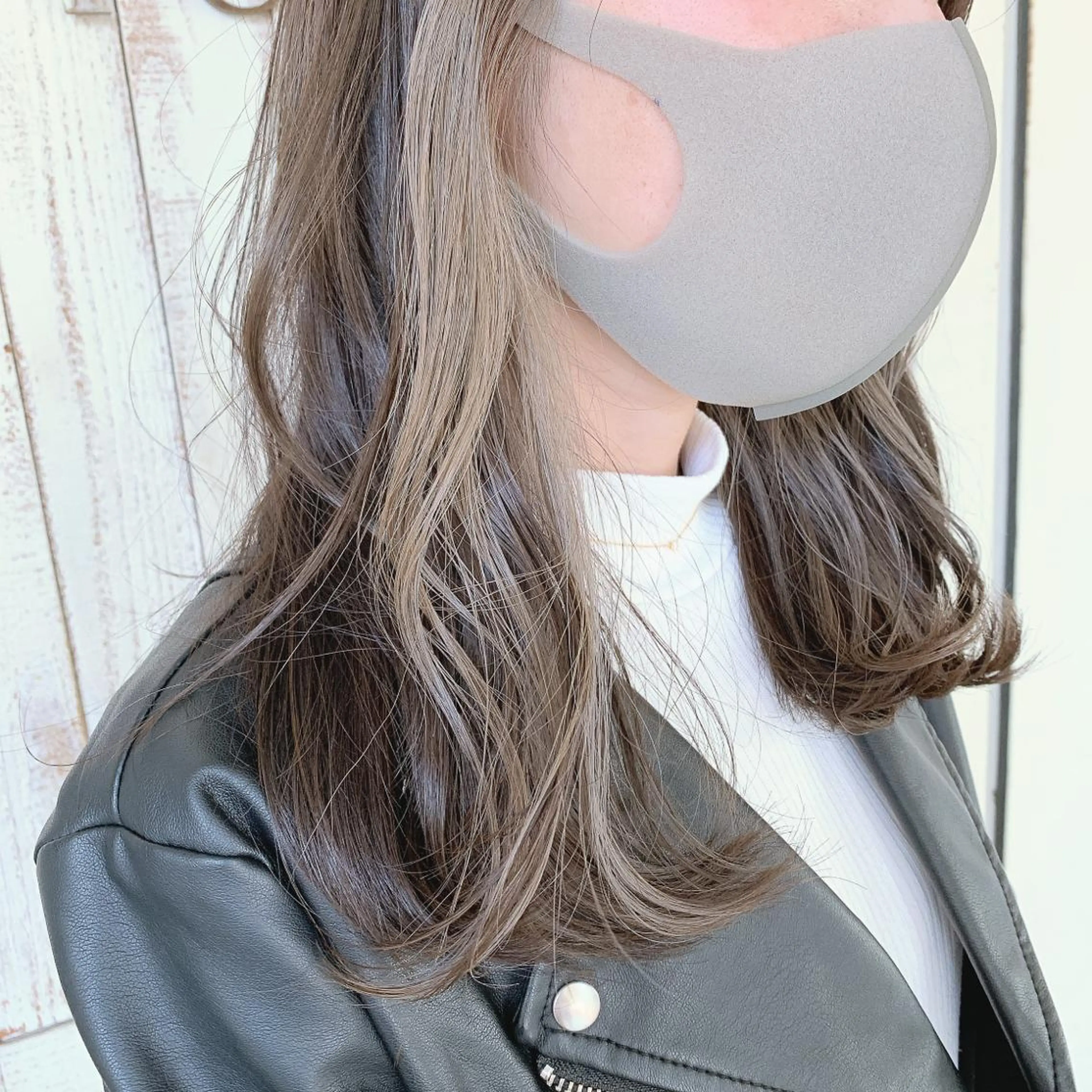 セミロング カラー ヘアアレンジ ベージュカラー インナーカラー JYUNESU表参道所属・似合わせhair🔸 アサダ　タカコ🔸のヘアスタイル