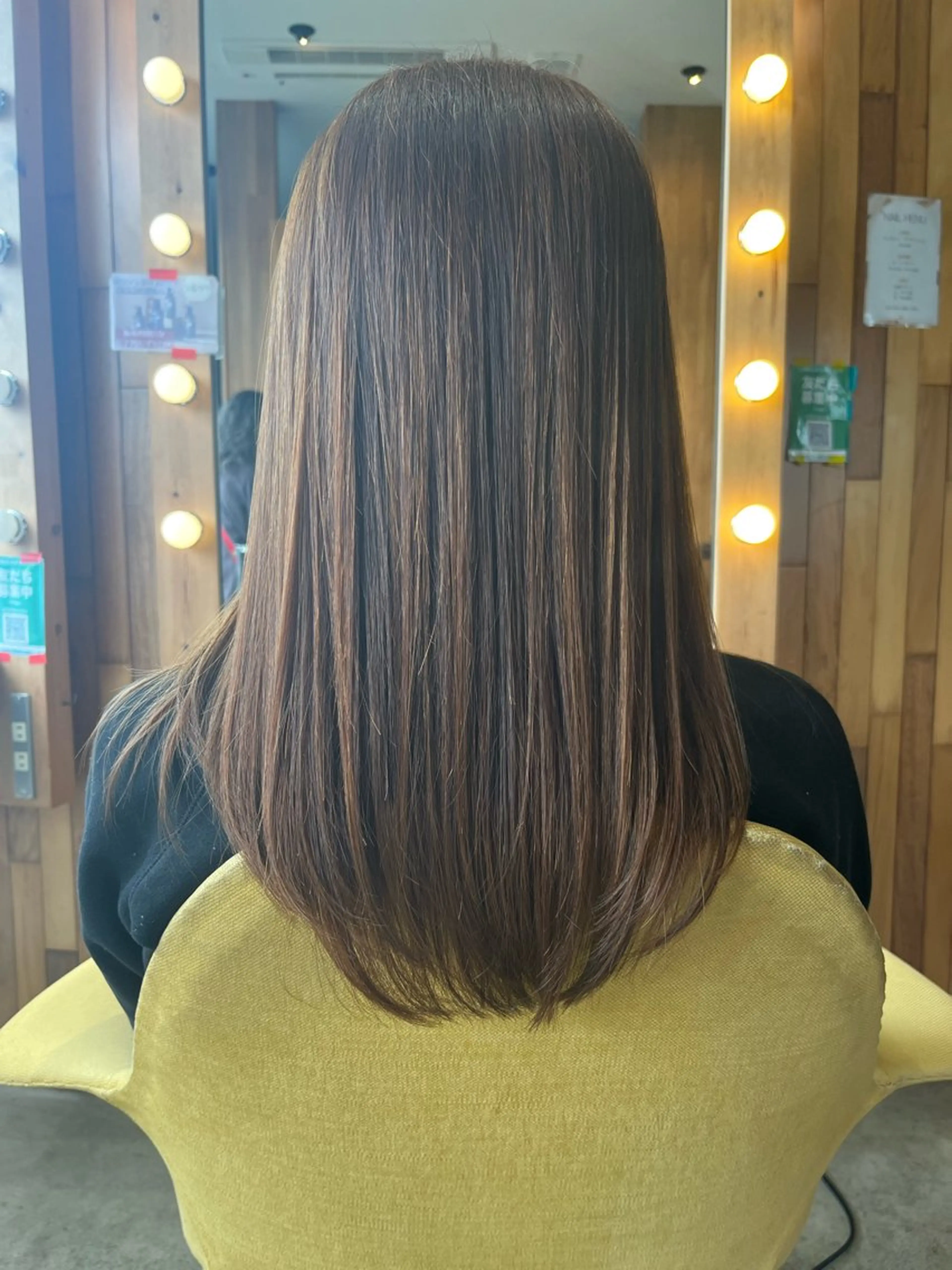 セミロング カット 長南 やよいのヘアスタイル