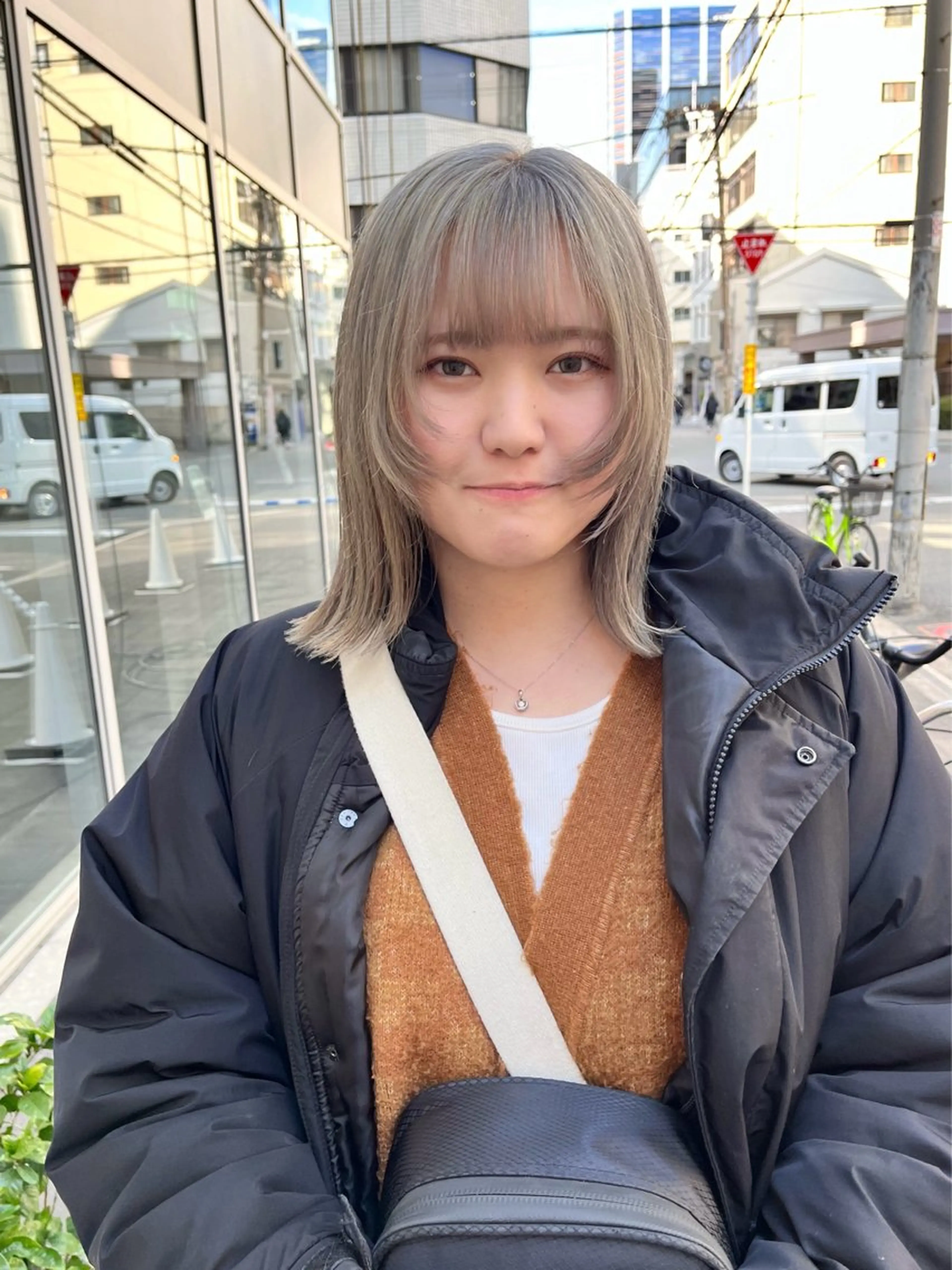 セミロング カラー ブリーチ シルバー レイヤーカット ウルフカット ウルフレイヤー カット ヘアカラー ショート/パーマ/ カラー/FUKOのヘアスタイル