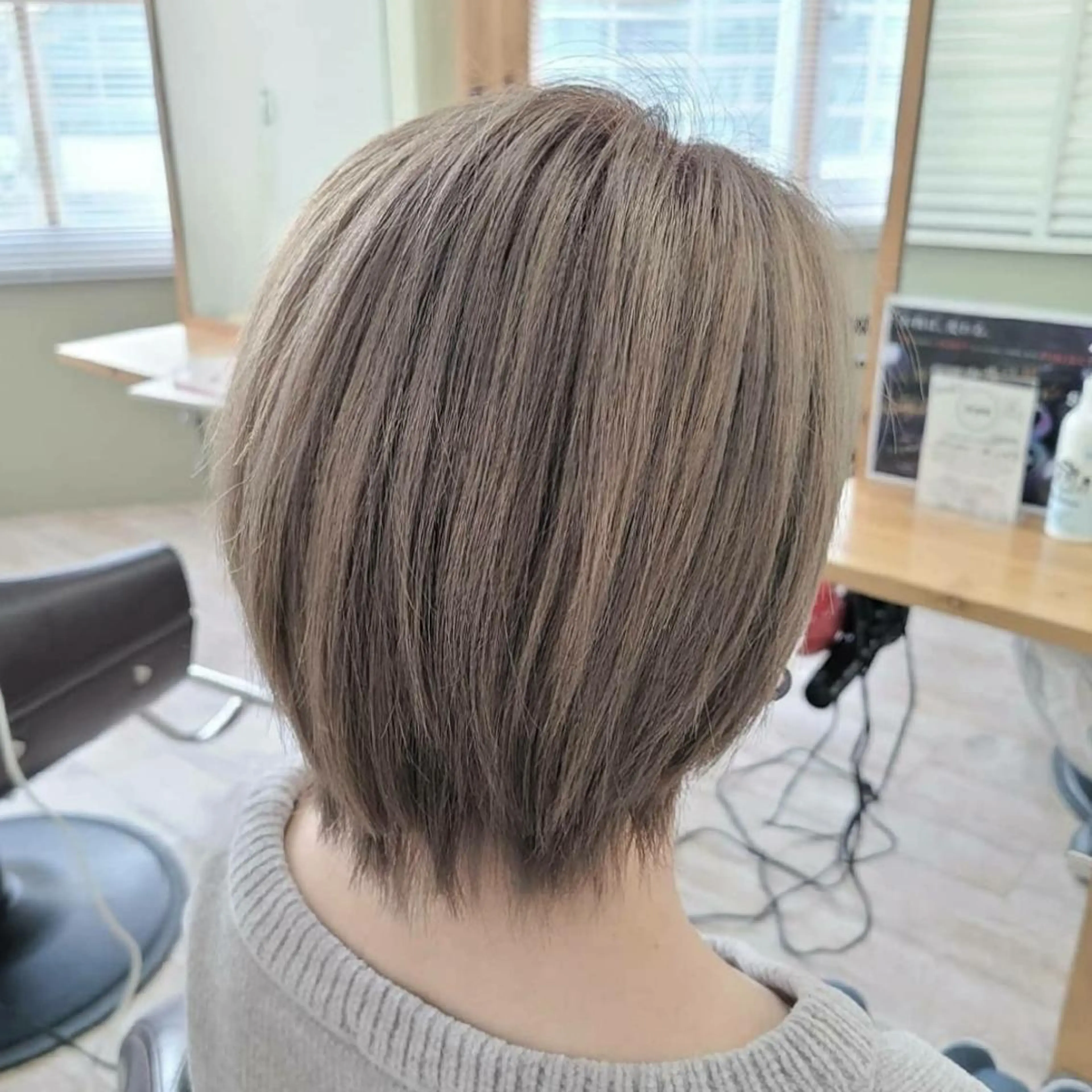 ショート カラー グレージュ . ＳＨＩＯのヘアスタイル