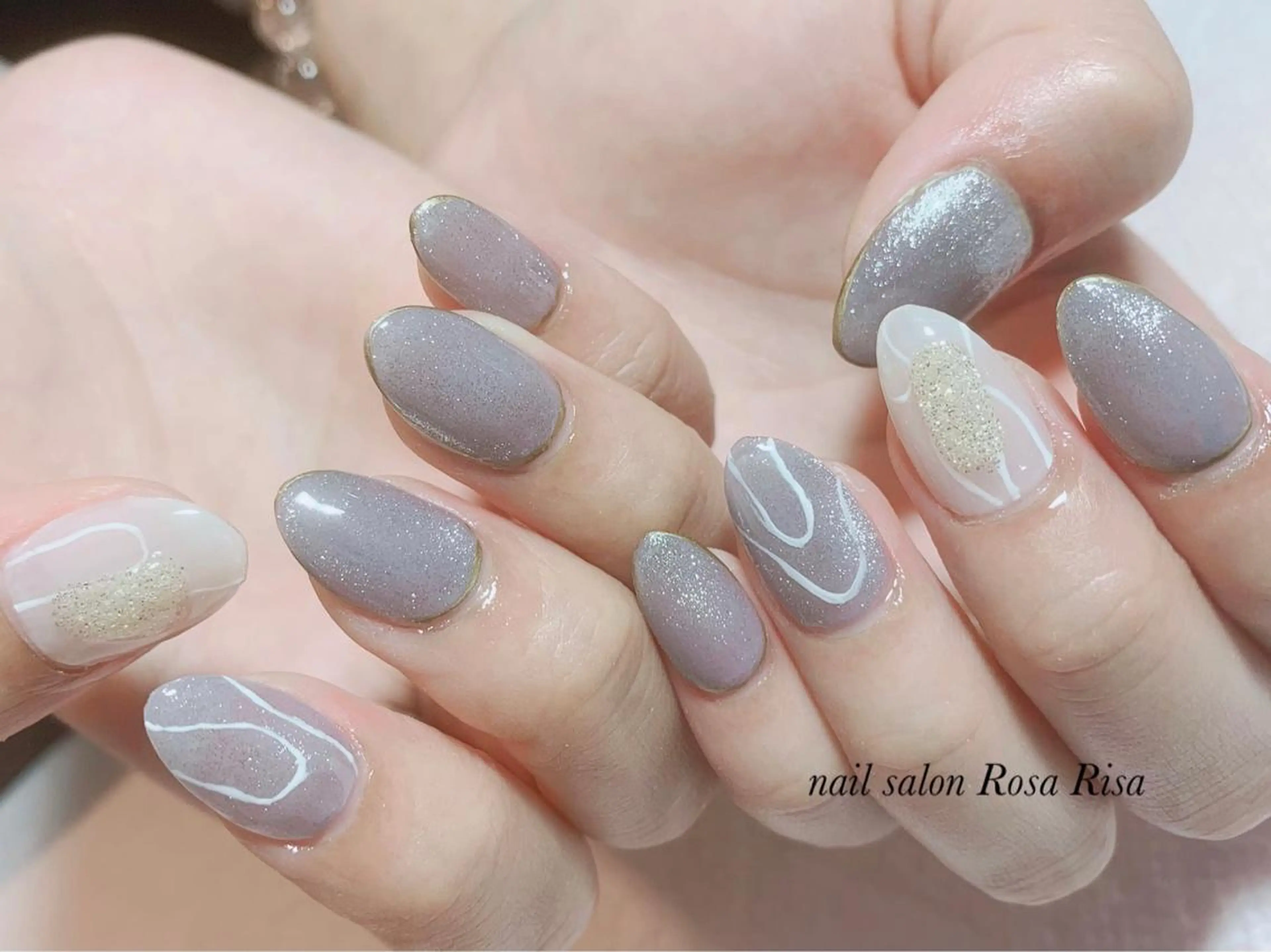 ミディアム ネイル マグネットネイル ネイルスタジオ シェイクユアハンズのネイルデザイン