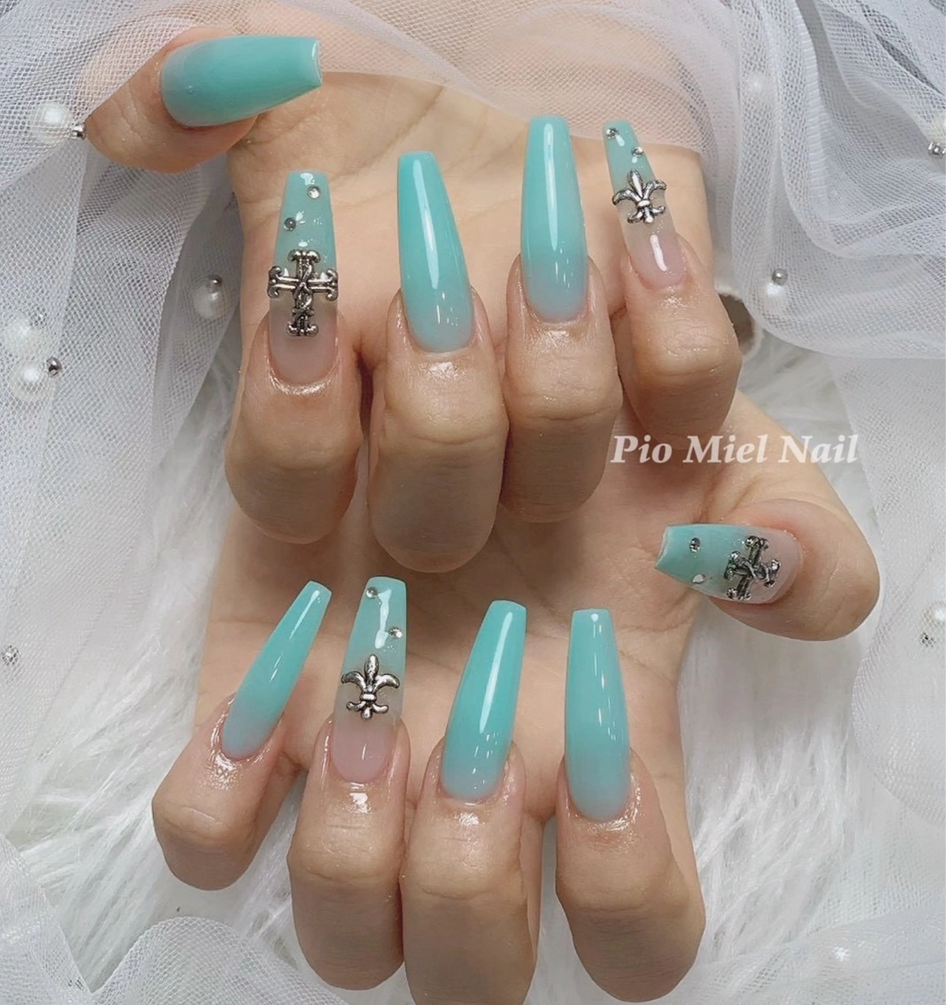 ネイル ハンドネイル HANA 長さだしのネイルデザイン