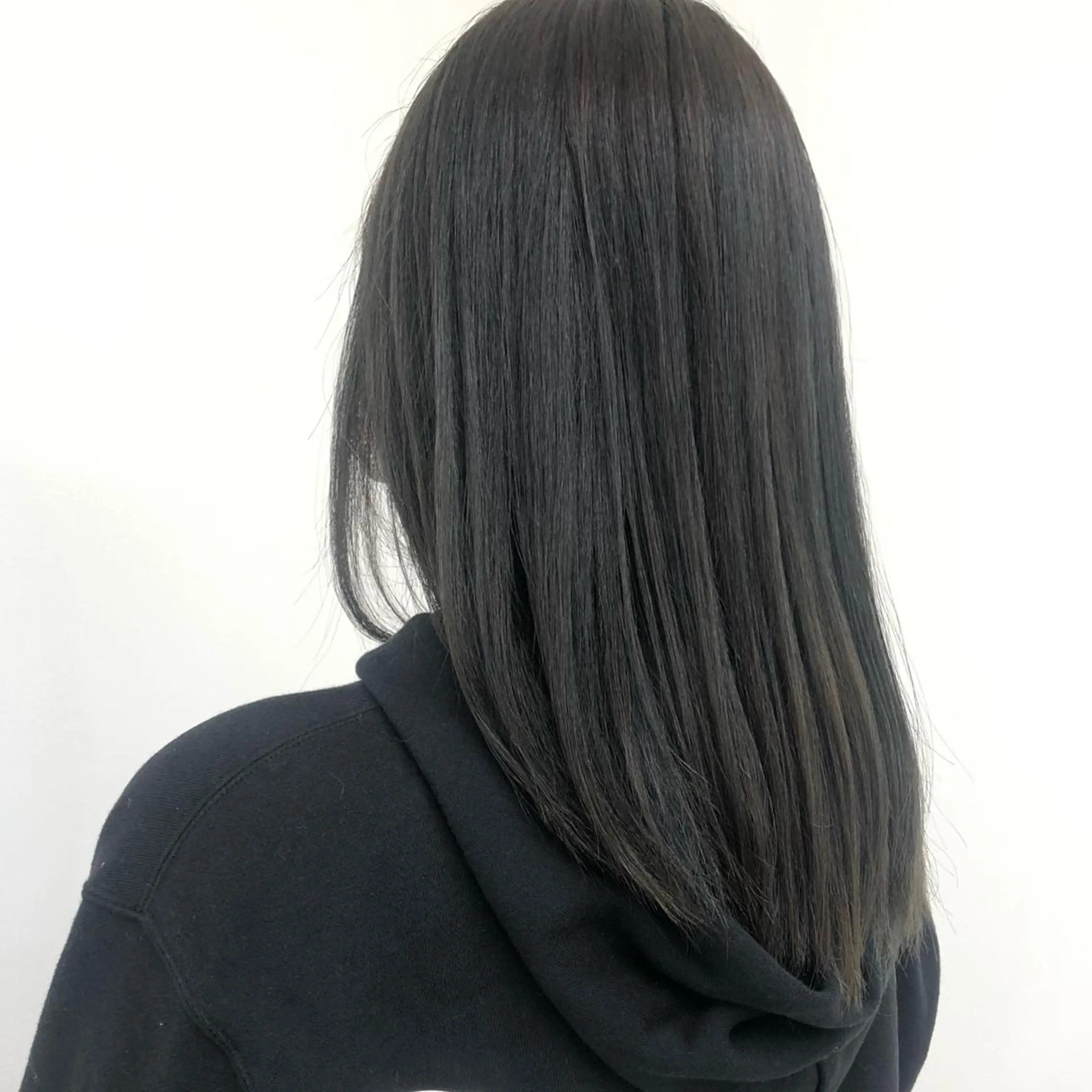 セミロング カラー 堀越 エリのヘアスタイル