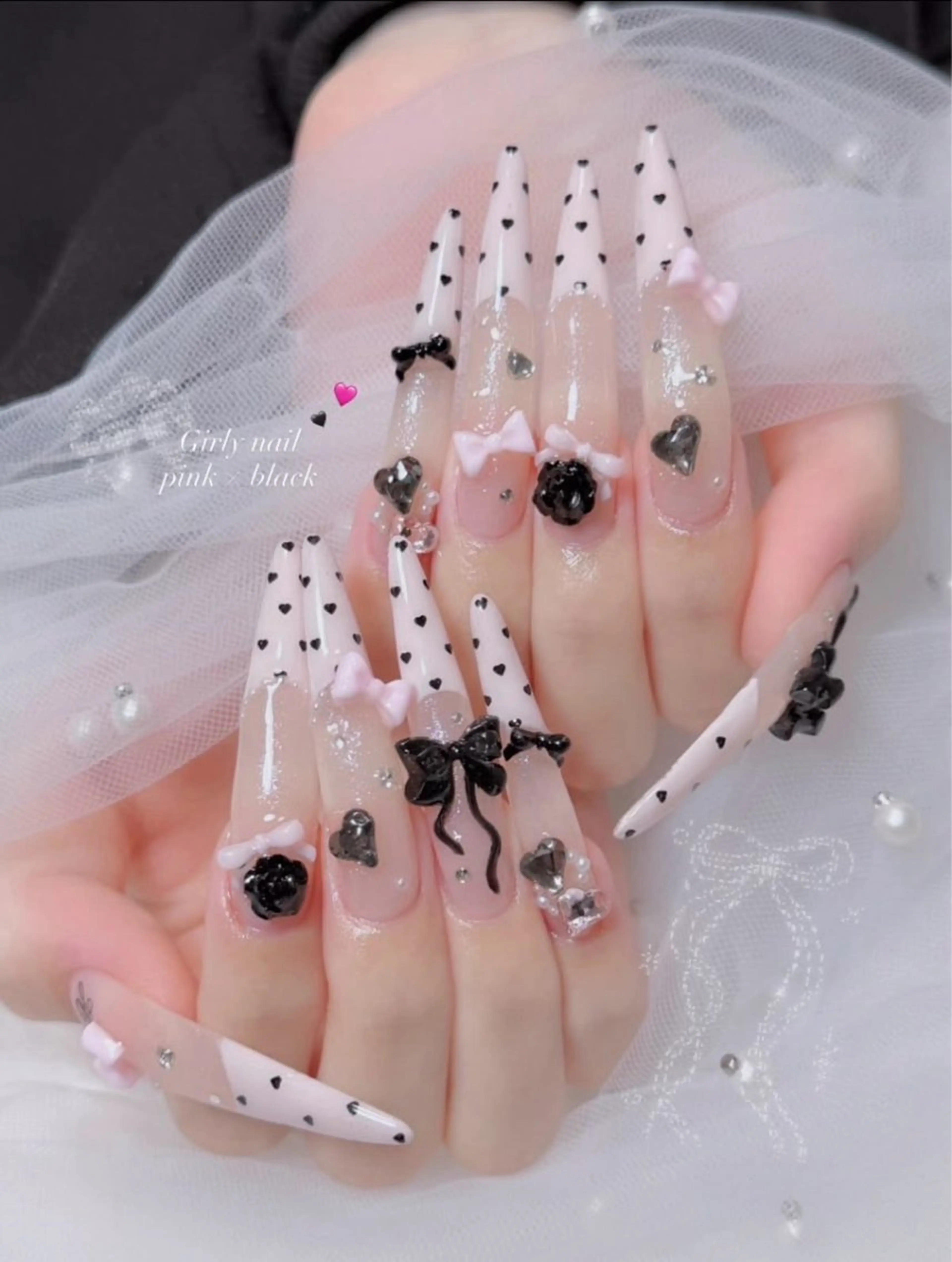 ネイル キラキラネイル 韓国ネイル ロングネイル ワンホンネイル ハンドネイル Josie nail salonのネイルデザイン