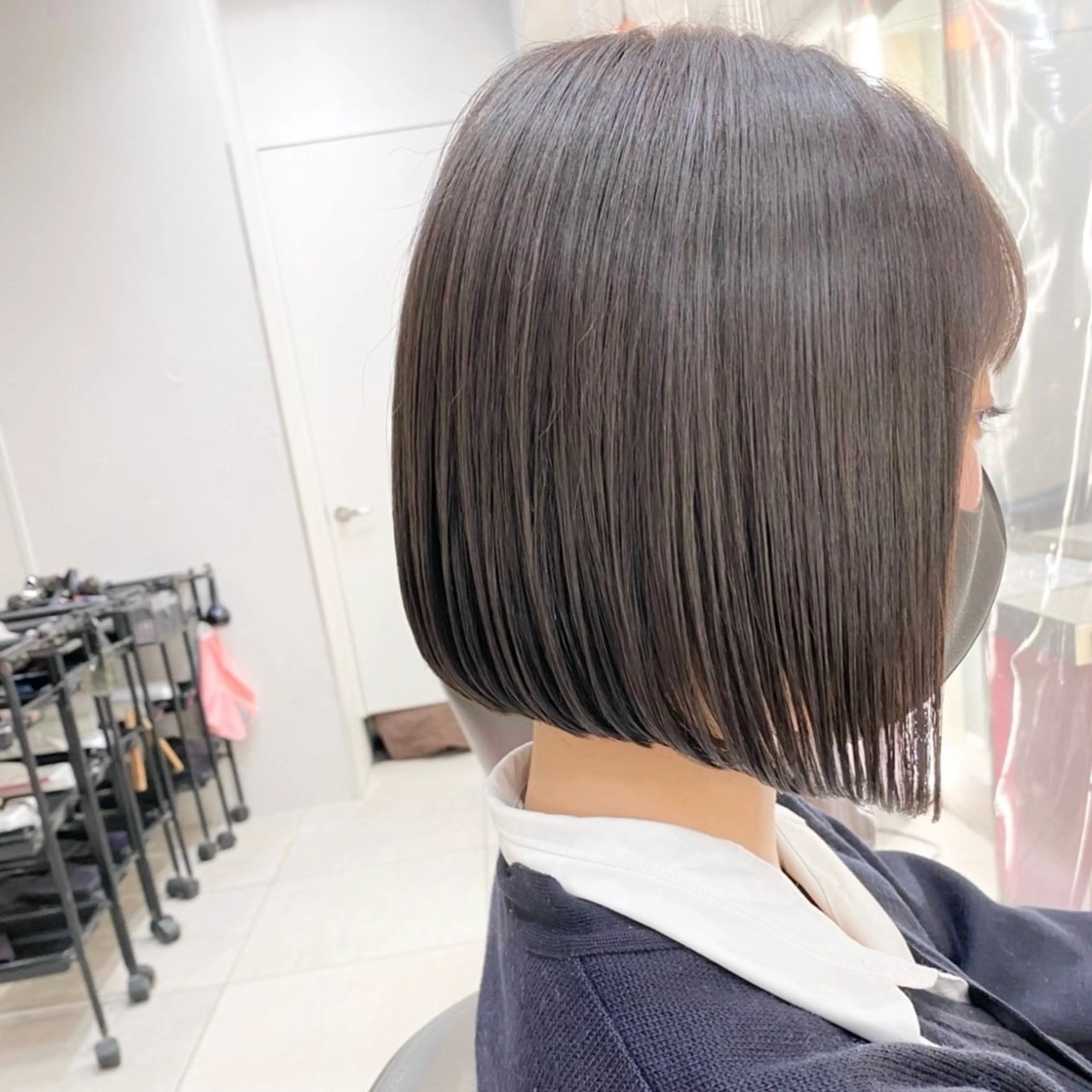 ショート カラー ボブ×艶髪｜ 艶カラー🩶石橋怜大のヘアスタイル