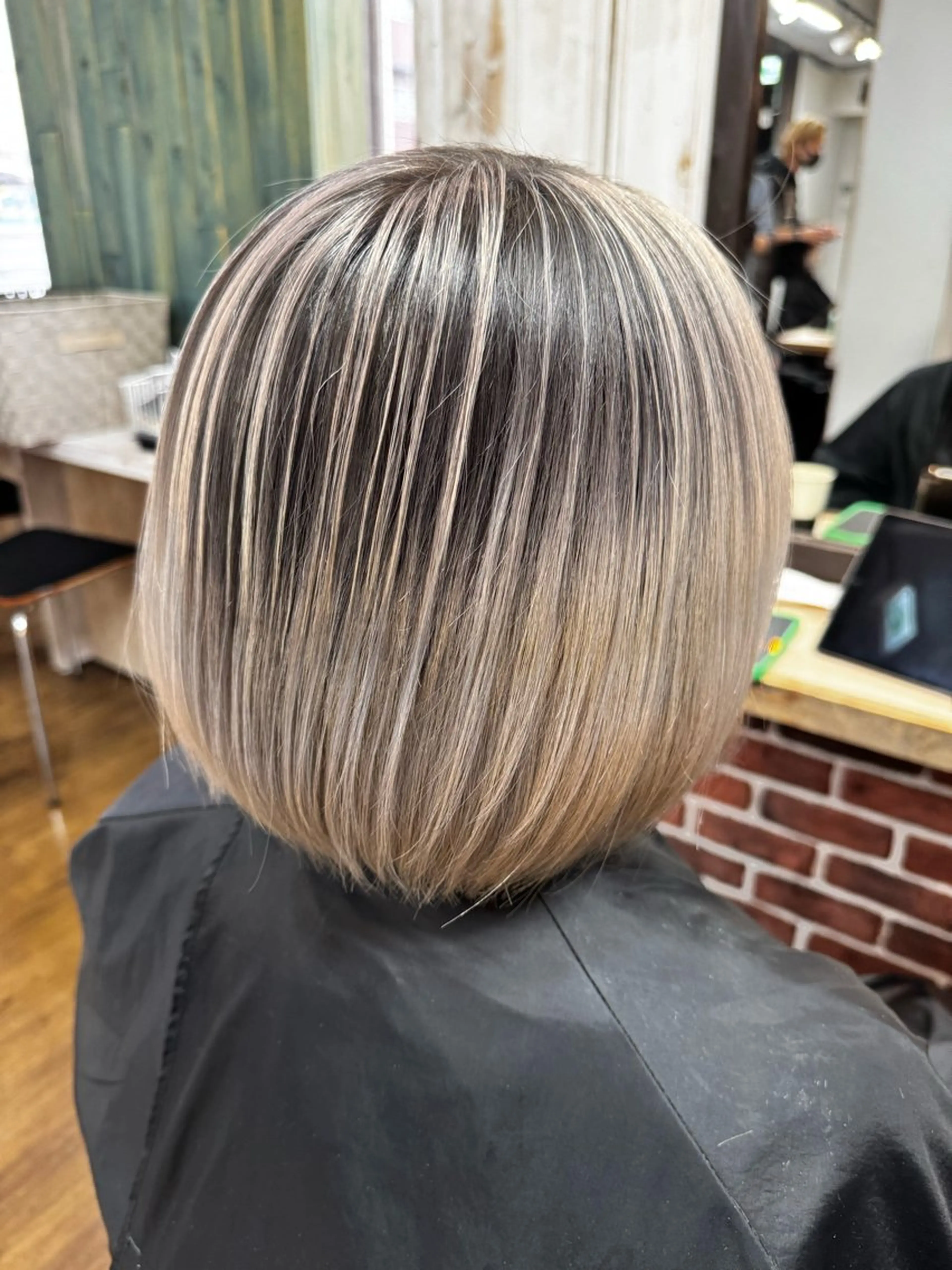 ショート 大久保寿高✨ なりたい色を叶える✨のヘアスタイル