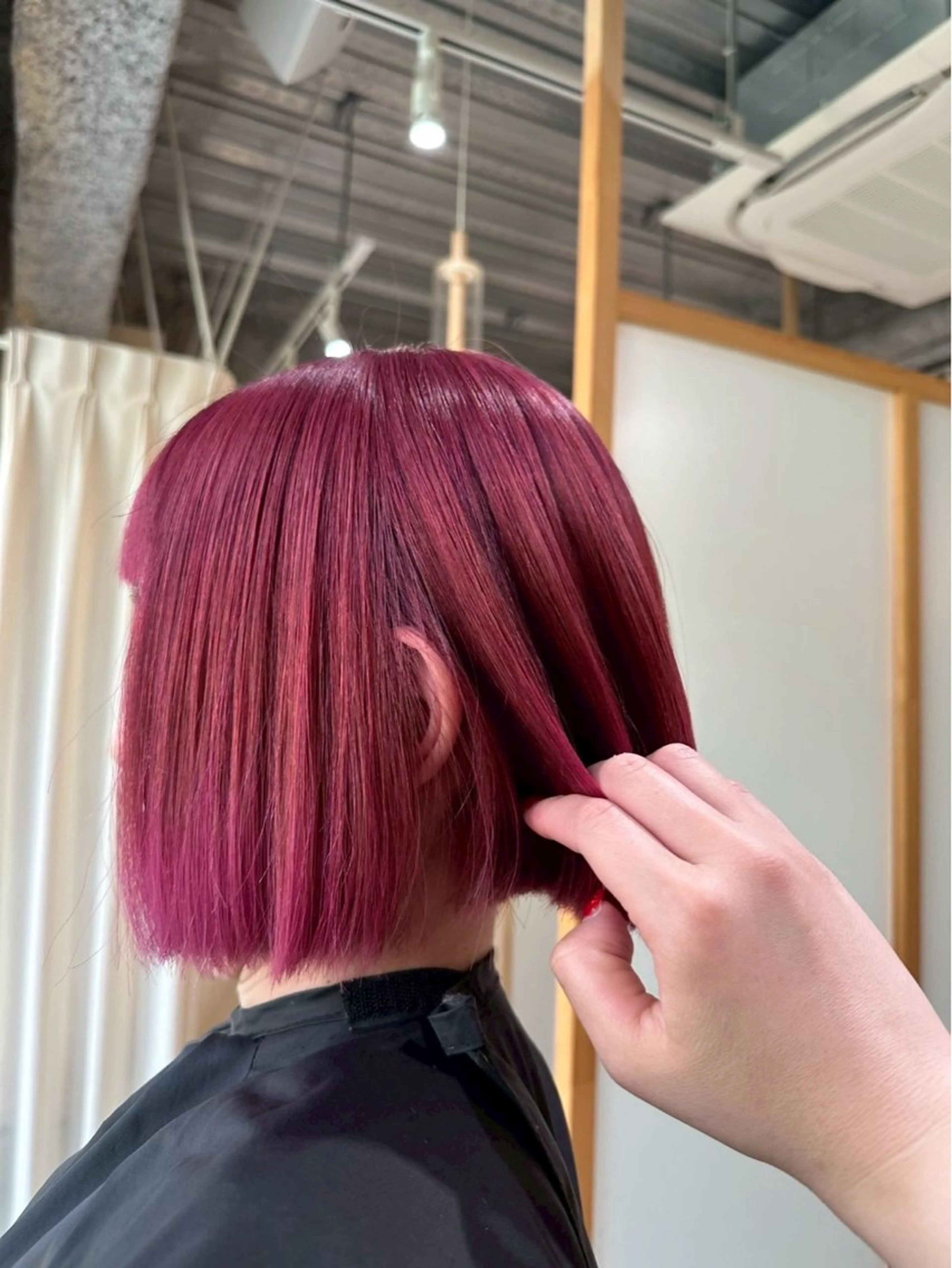 ショート ヘアカラー ౨ৎ︎Zina 川口 KIRARI౨ৎのヘアスタイル