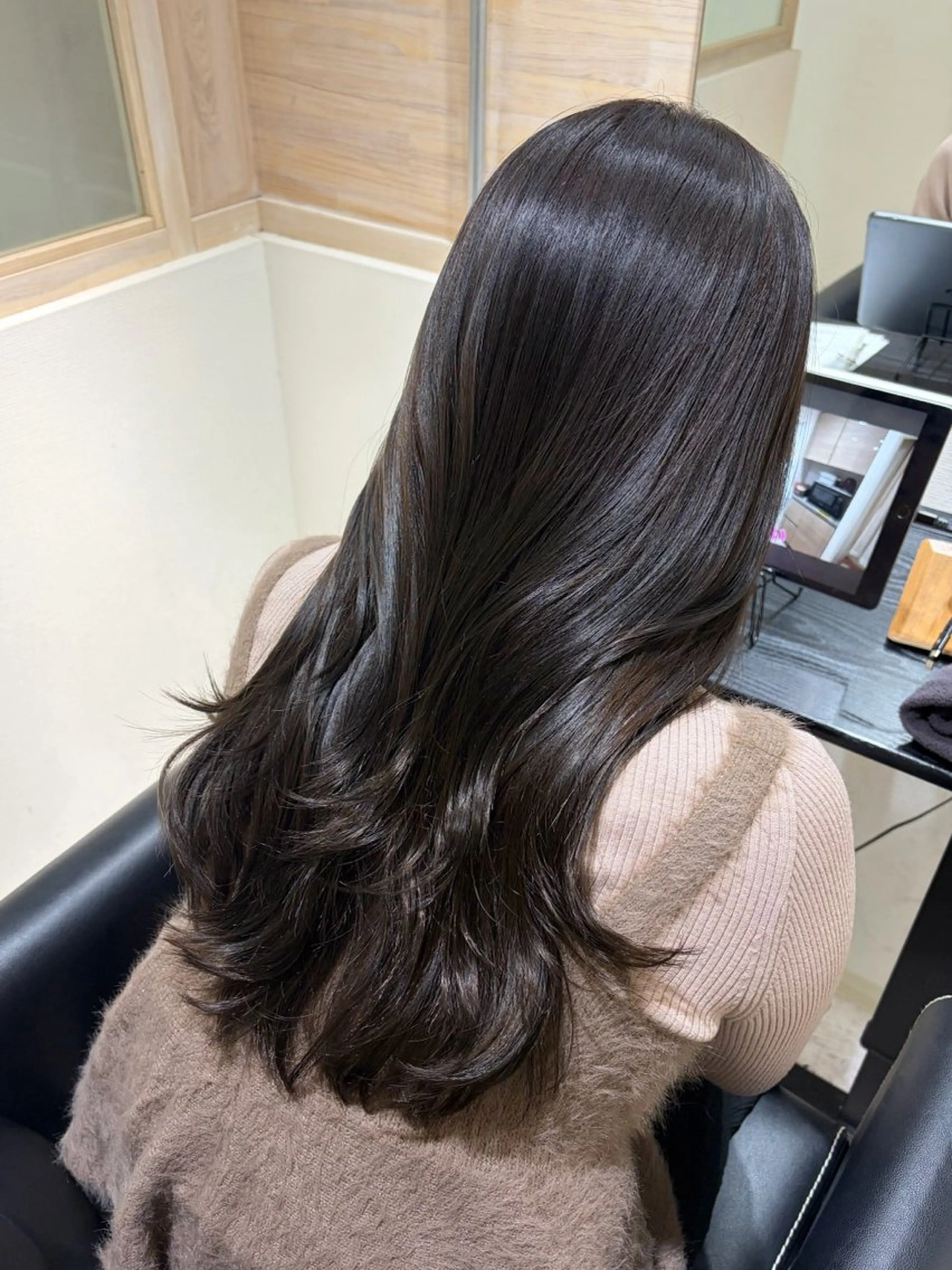 ロング カラー ブラウンカラー チョコレートブラウン カット ヘアカラー トリートメント 藤林 かづき🪽のヘアスタイル