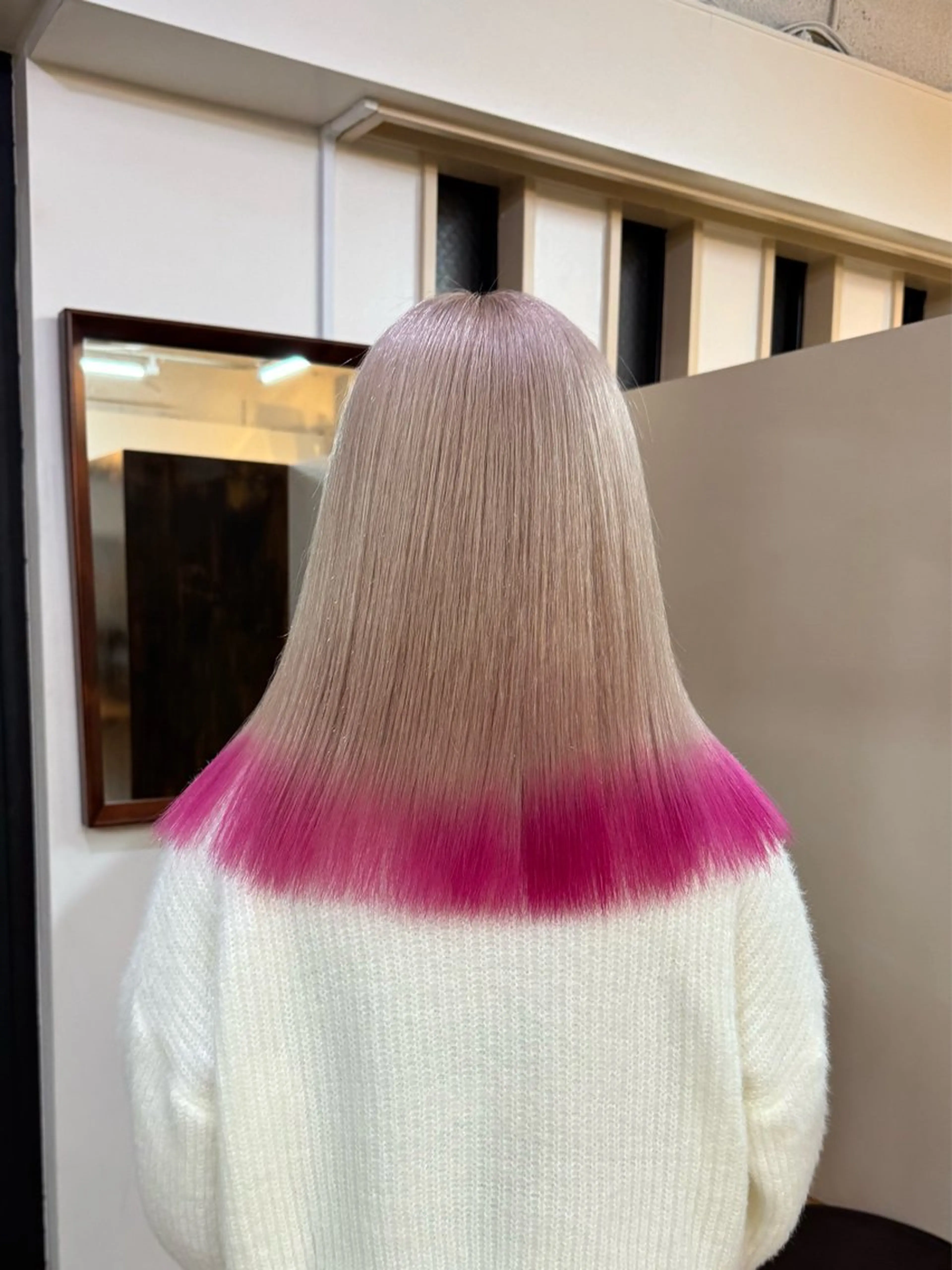 ミディアム カラー ベージュカラー デザインカラー ミルクティーベージュ ピンクカラー ヘアカラー ブリーチカラーモデル 募集中/ リョウスケのヘアスタイル