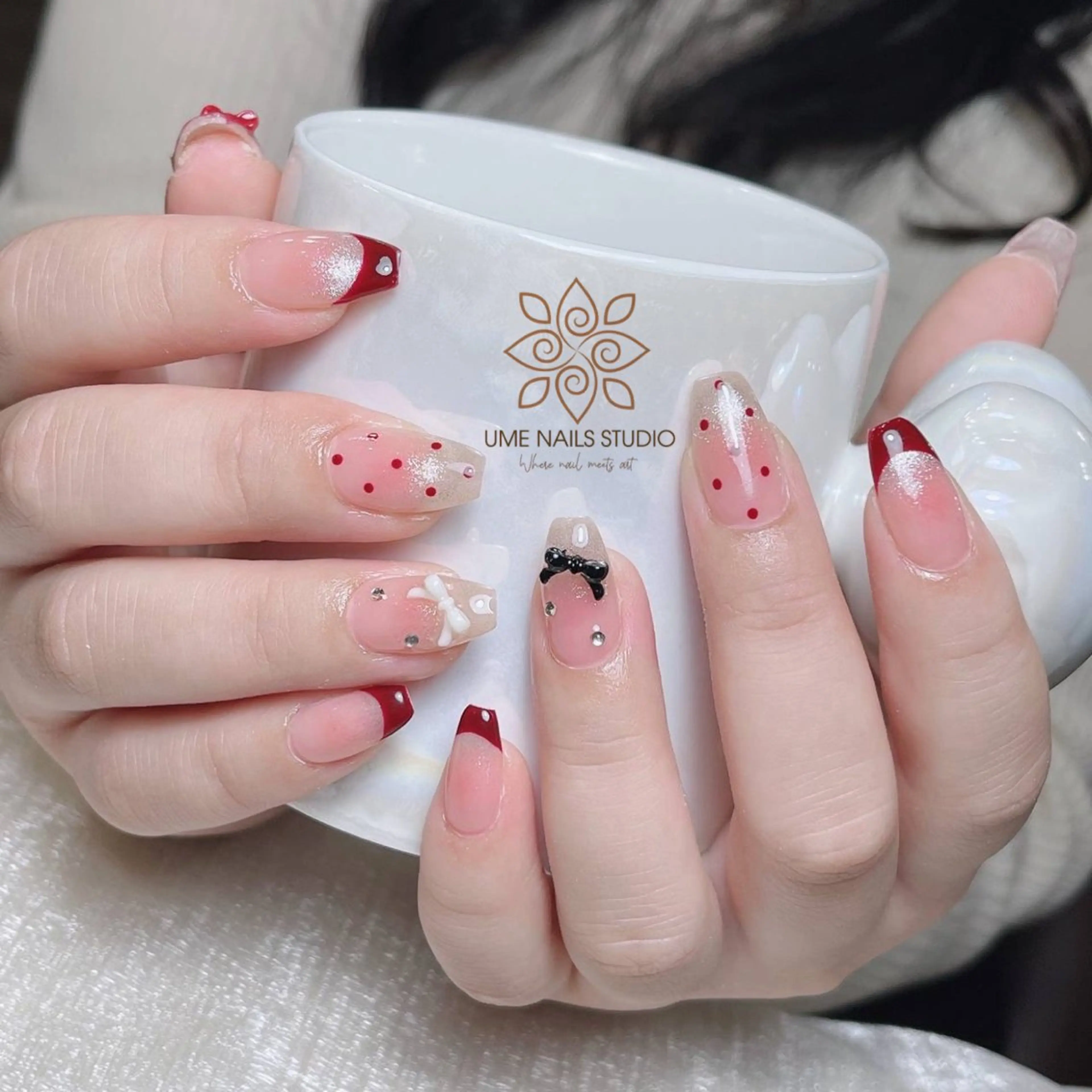 ネイル チークネイル クリアネイル ガーリー キラキラネイル 韓国ネイル ハンドネイル Ume Nail Studioのネイルデザイン