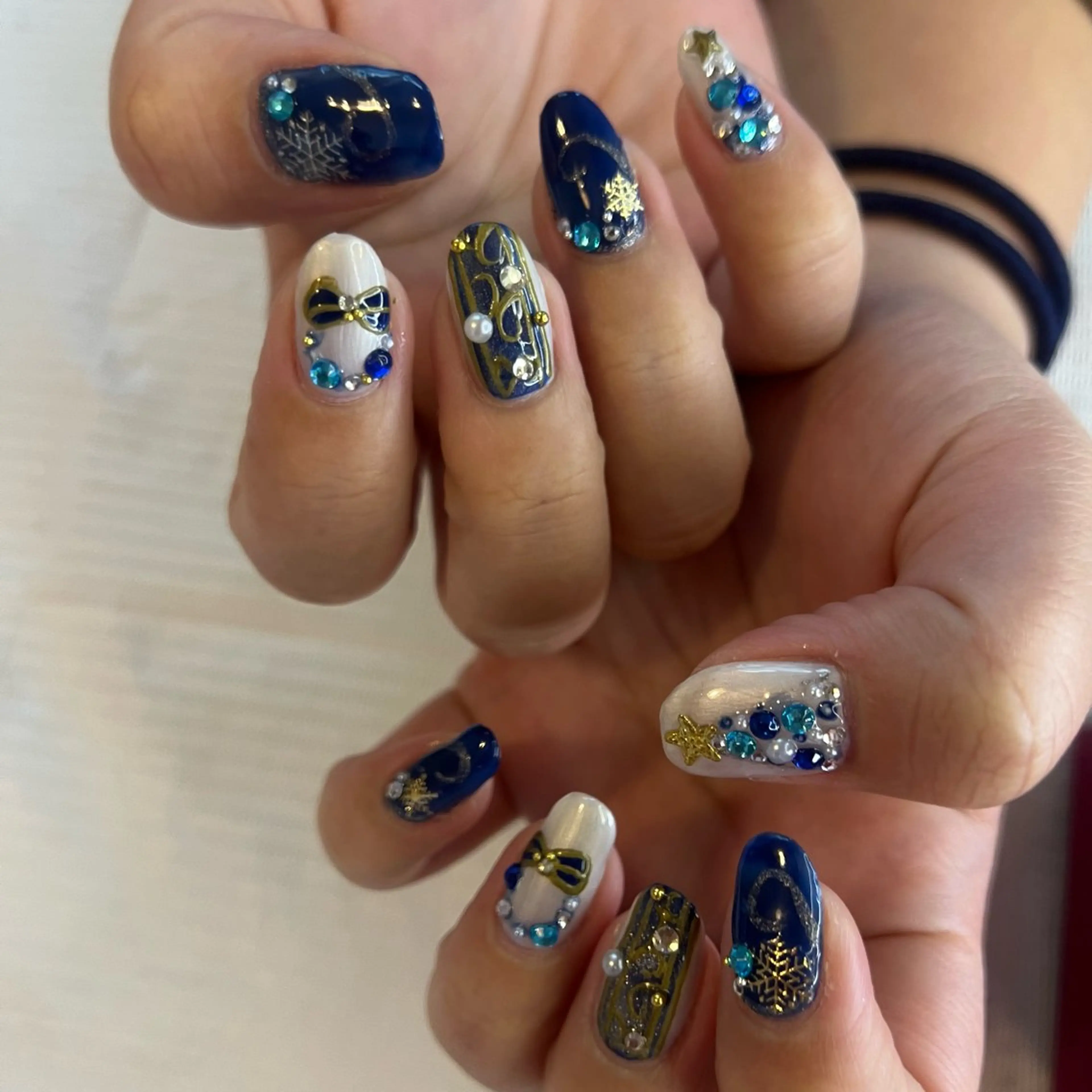 ネイル 冬ネイル クリスマス ILLO Yuinaのネイルデザイン