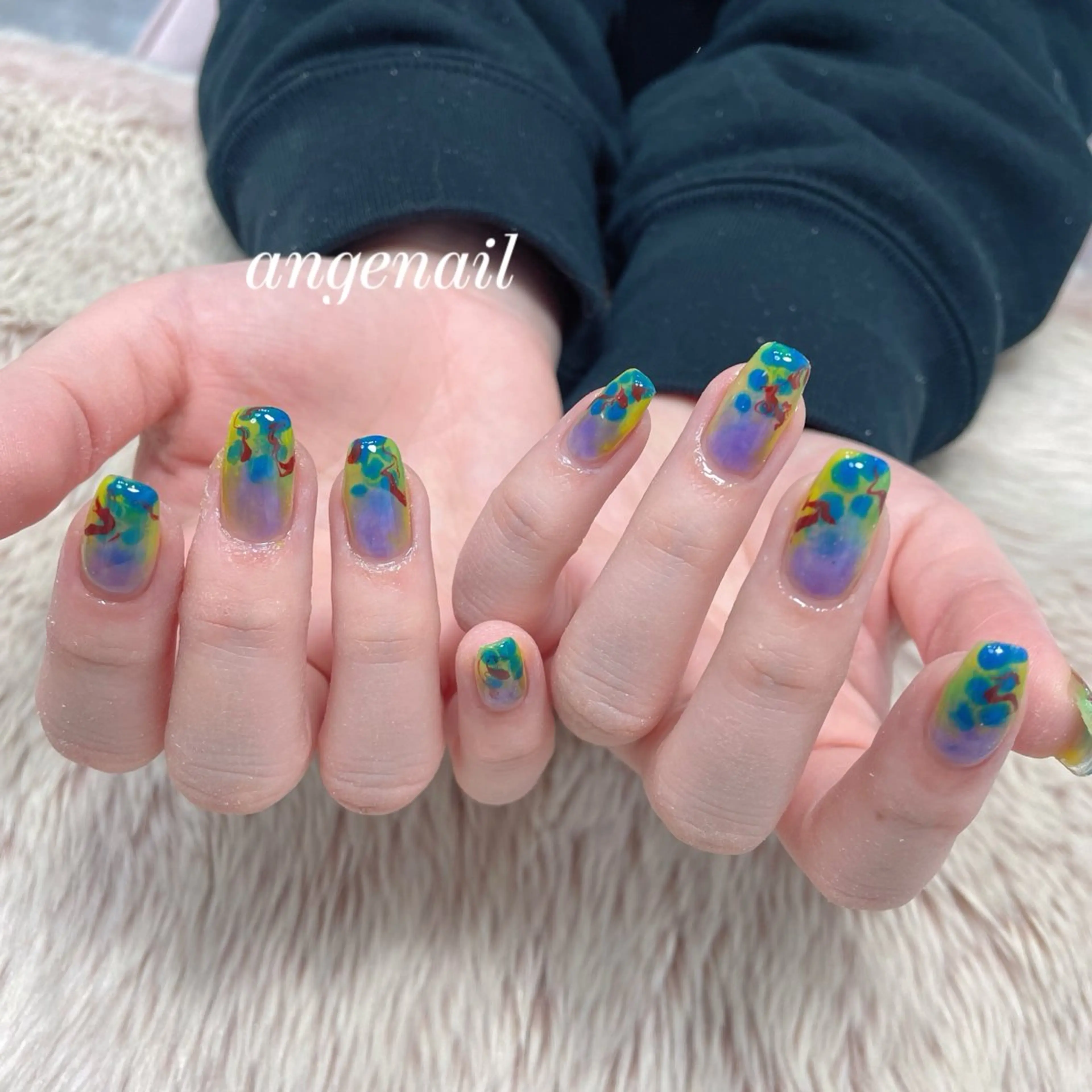 ネイル ハンドネイル オーナーネイリスト MAKIのネイルデザイン
