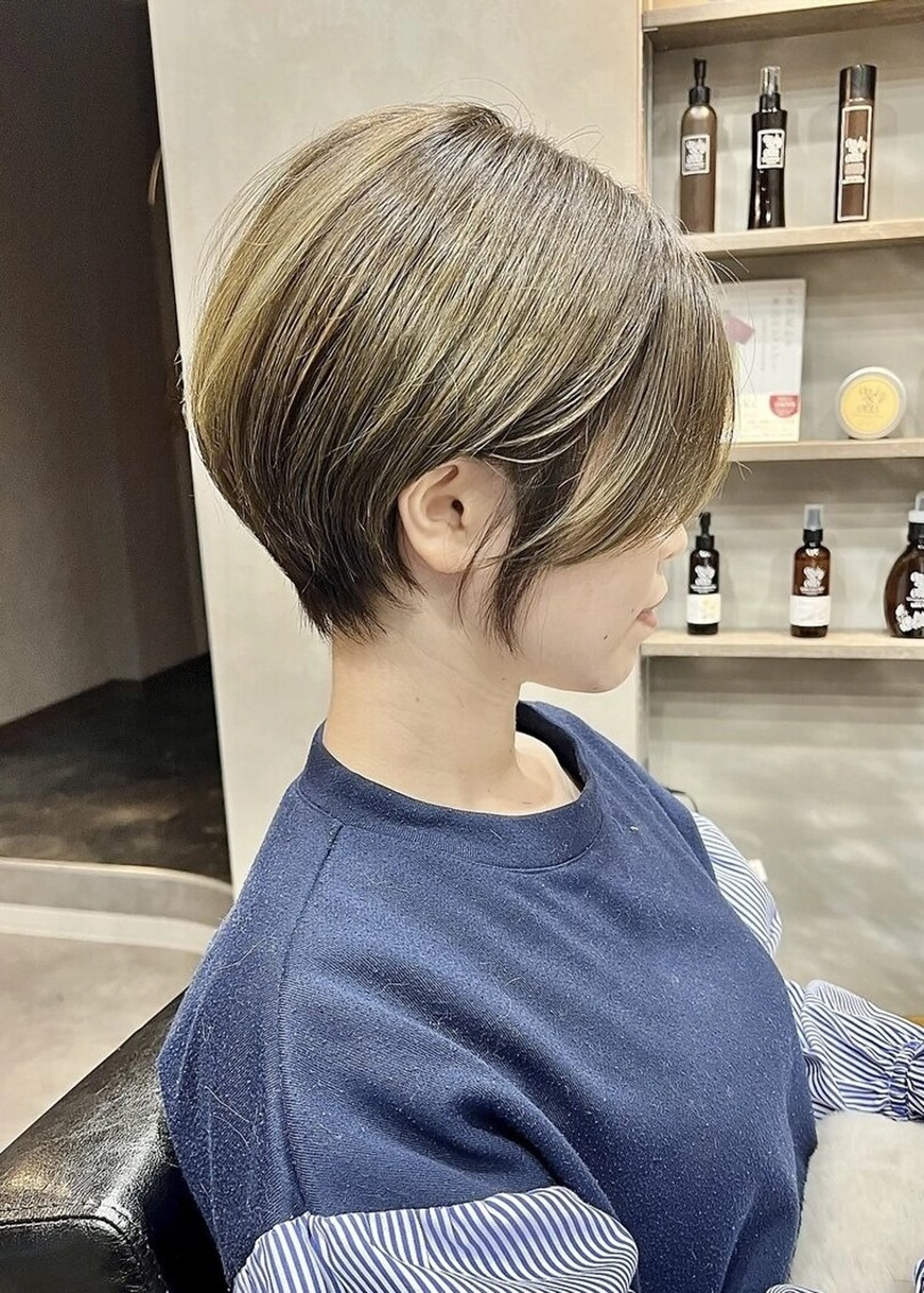 ショートスタイル限定のカットと白髪ぼかしカラーのメニューです！通常のおしゃれ染も可能です！の写真