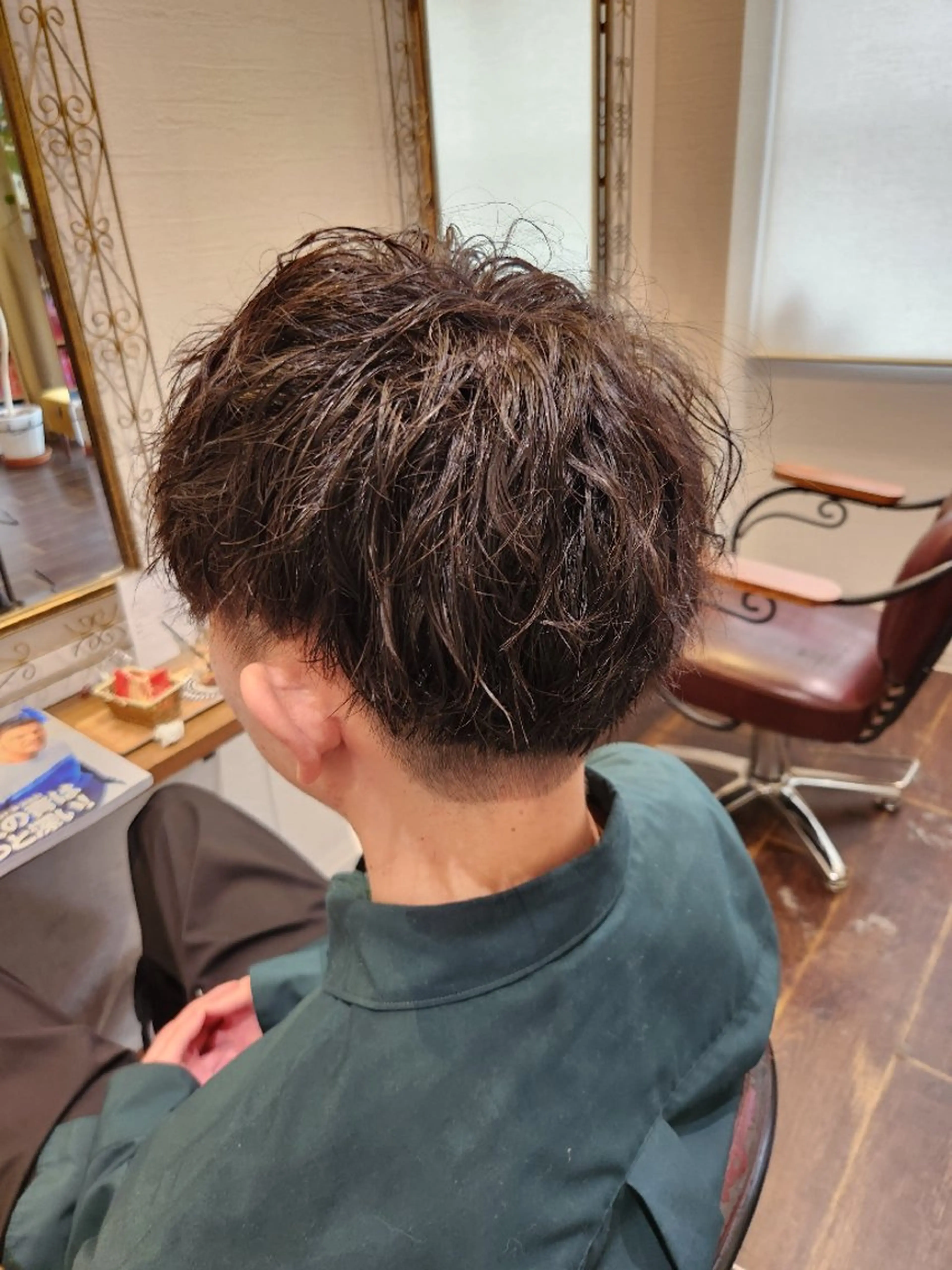 ショート パーマ メンズ メンズパーマ ツーブロック スパイラルパーマ 阪本 俊のヘアスタイル