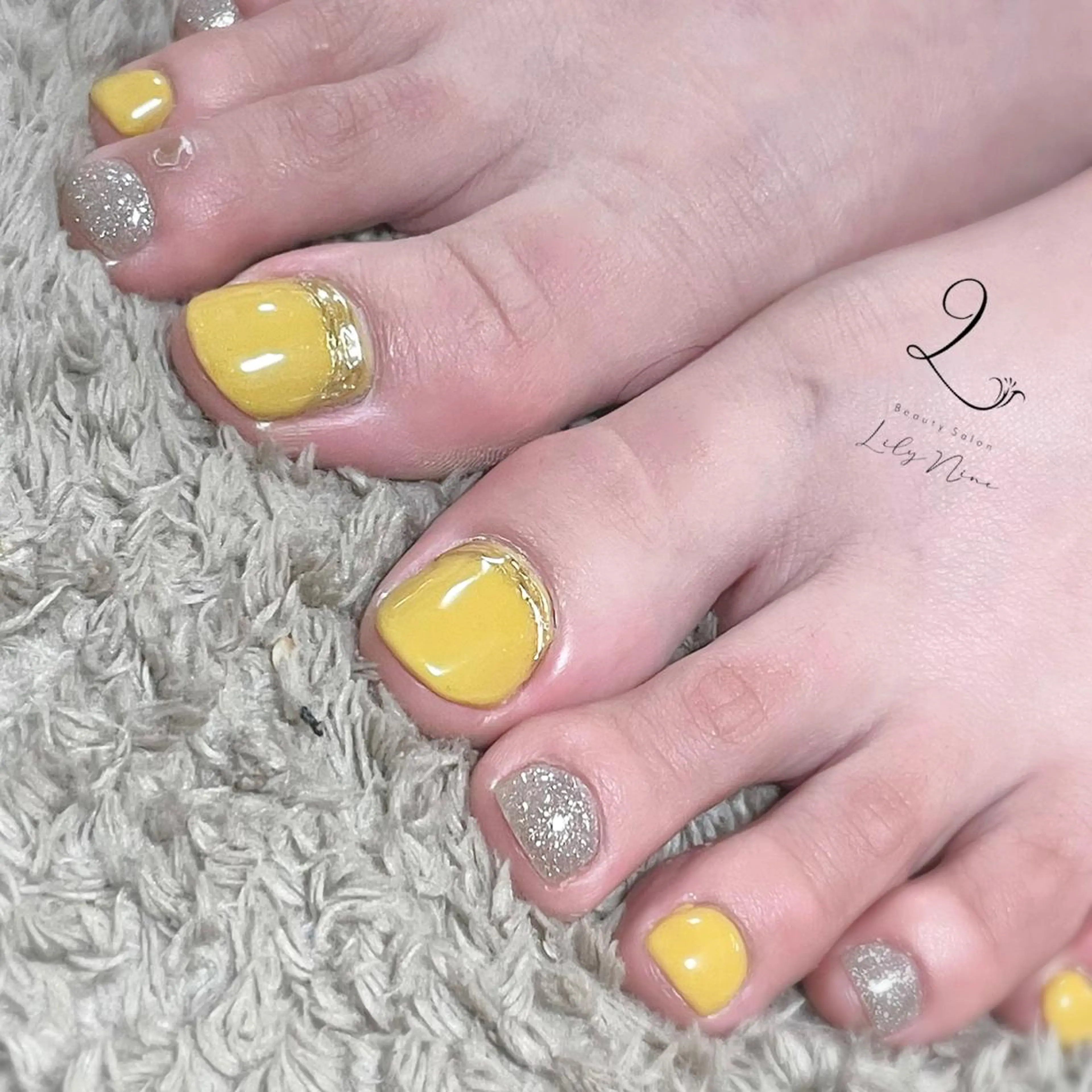 ネイル ミラーネイル REVIA :ayaのネイルデザイン