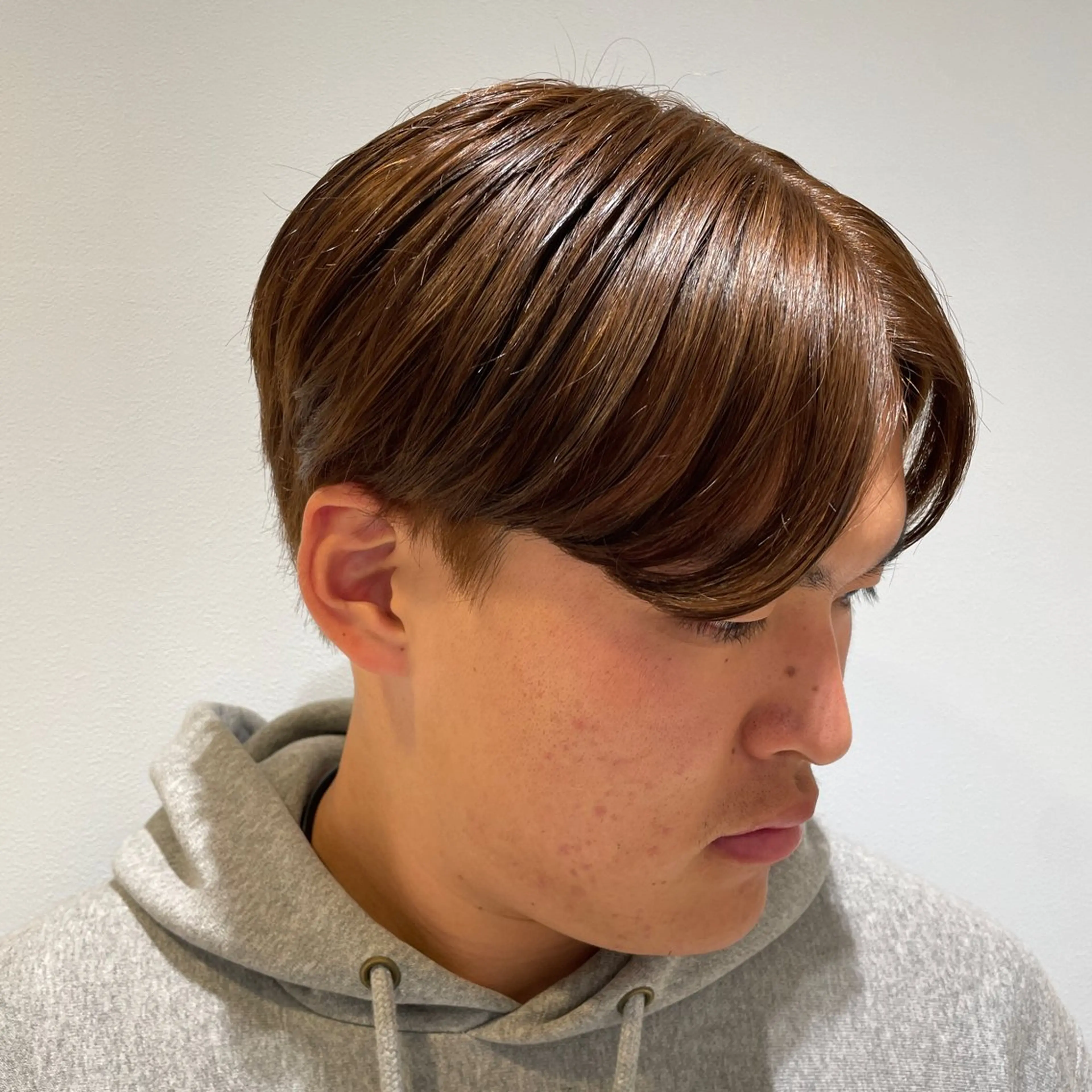 ミディアム パーマ メンズ ミディアムパーマ カルマパーマ メンズパーマ 刈り上げ 外ハネヘア カット ヘアカラー トリートメント メンズパーマ/カット / 古川　諒のヘアスタイル