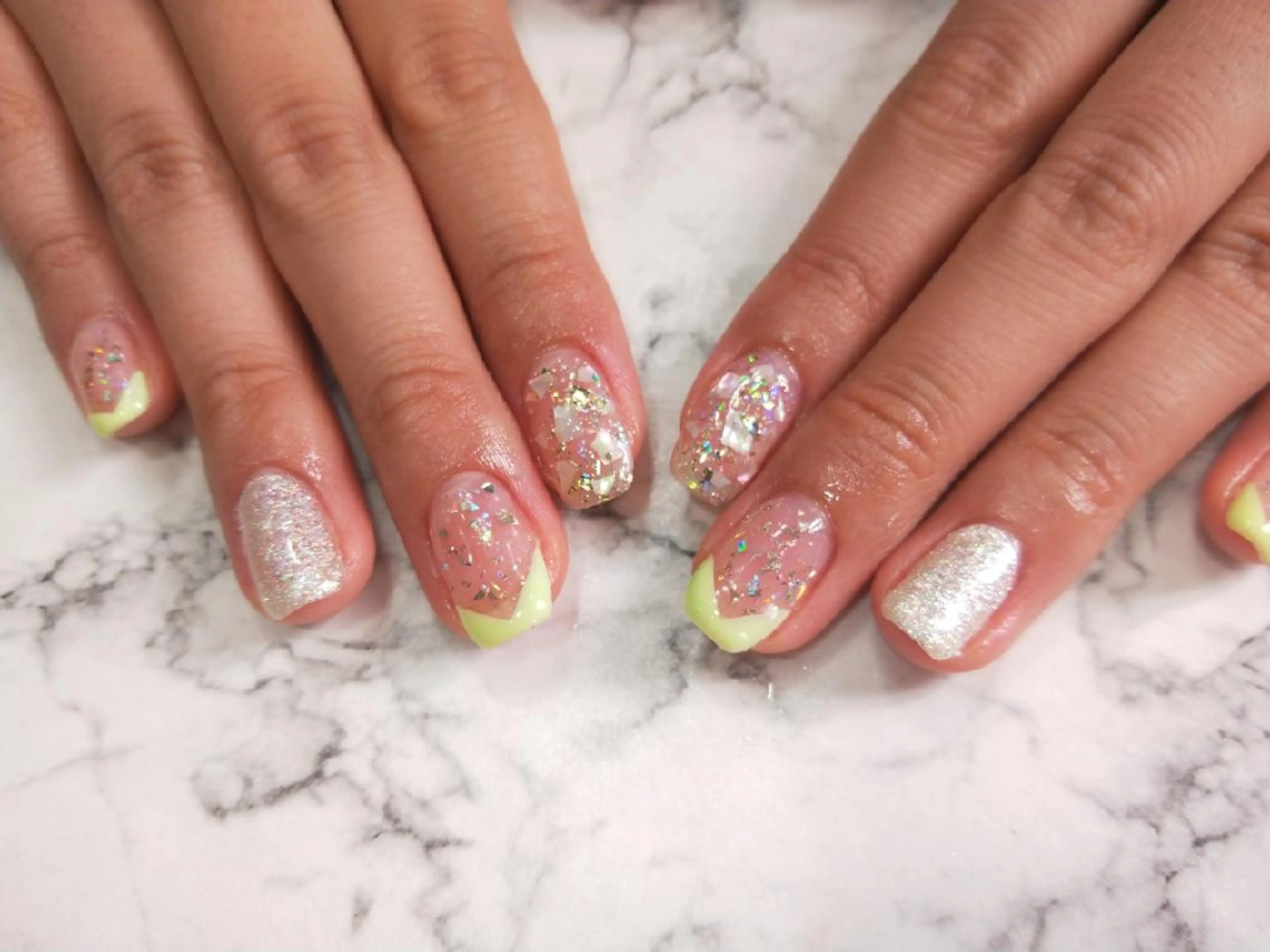 ネイル ハンドネイル ハンドケア R'well所属・はばすみれ🎀ﾈｲﾙ 光ﾌｪｲｼｬﾙ ﾍｱのネイルデザイン