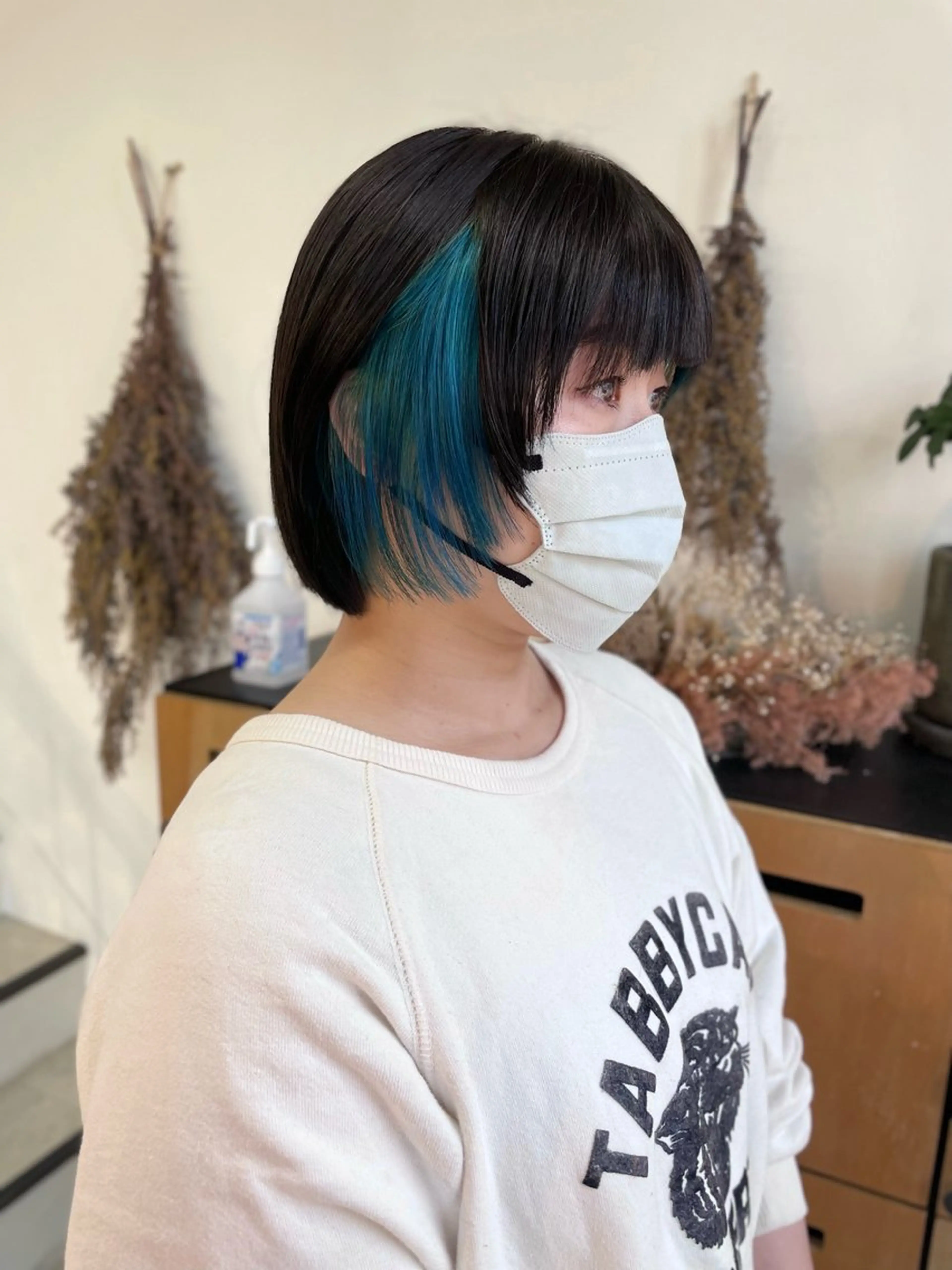 ショート カラー デザインカラー イヤリングカラー ヘアカラー 🎨カラー専門家🎨 チャーリーのヘアスタイル