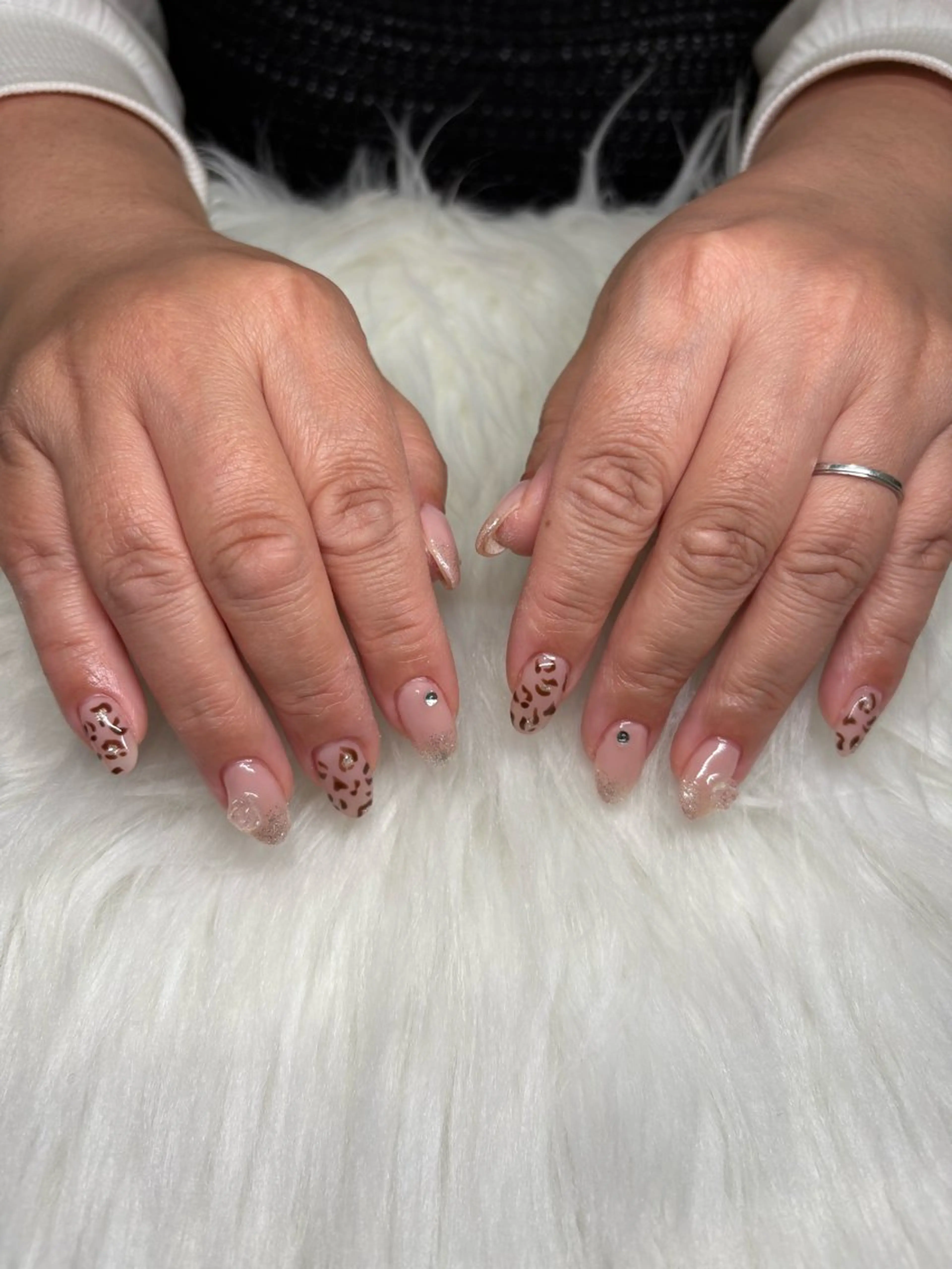 ネイル 加藤 彩香のネイルデザイン