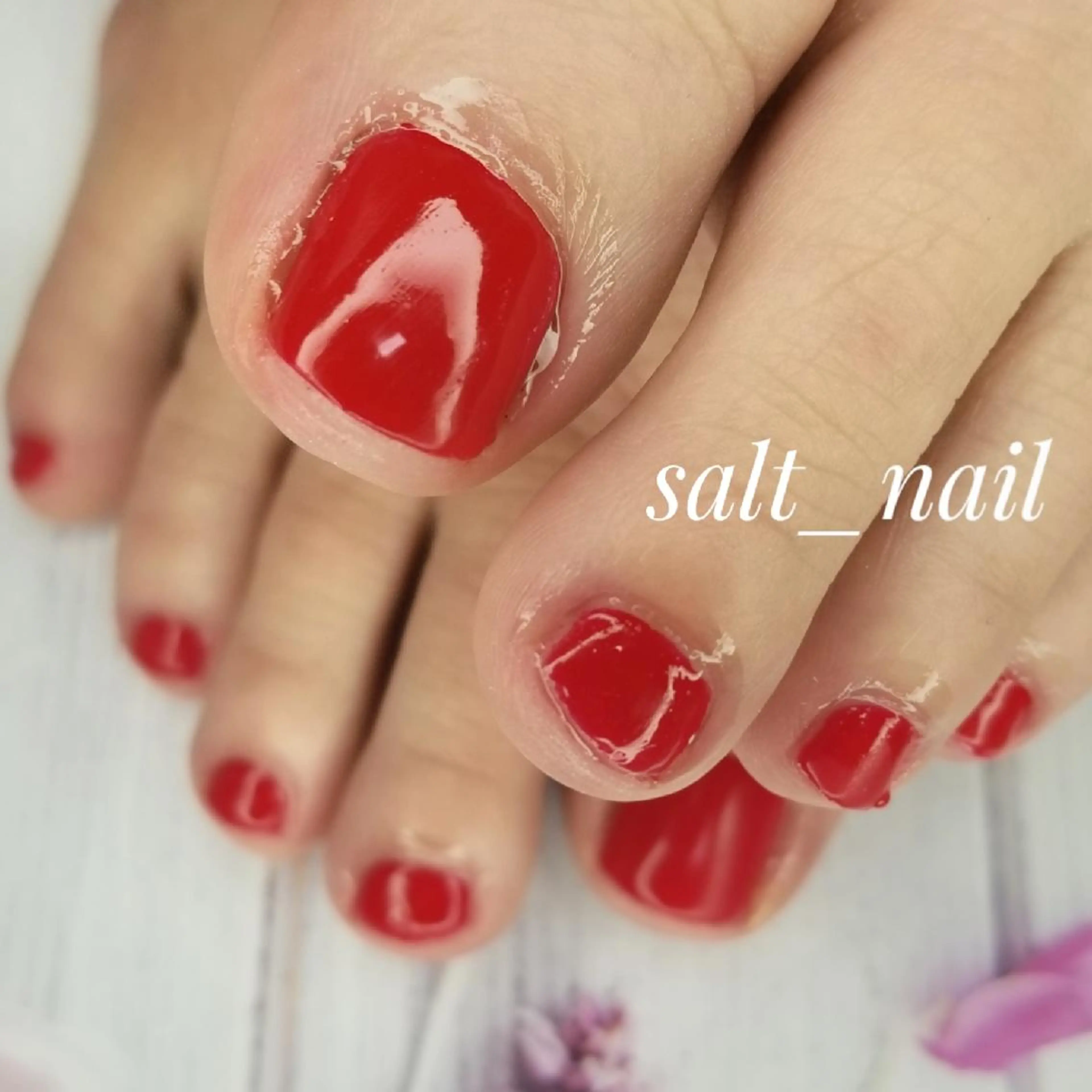 ネイル ワンカラーネイル 赤色 シンプルネイル 個人サロン saltnailのネイルデザイン