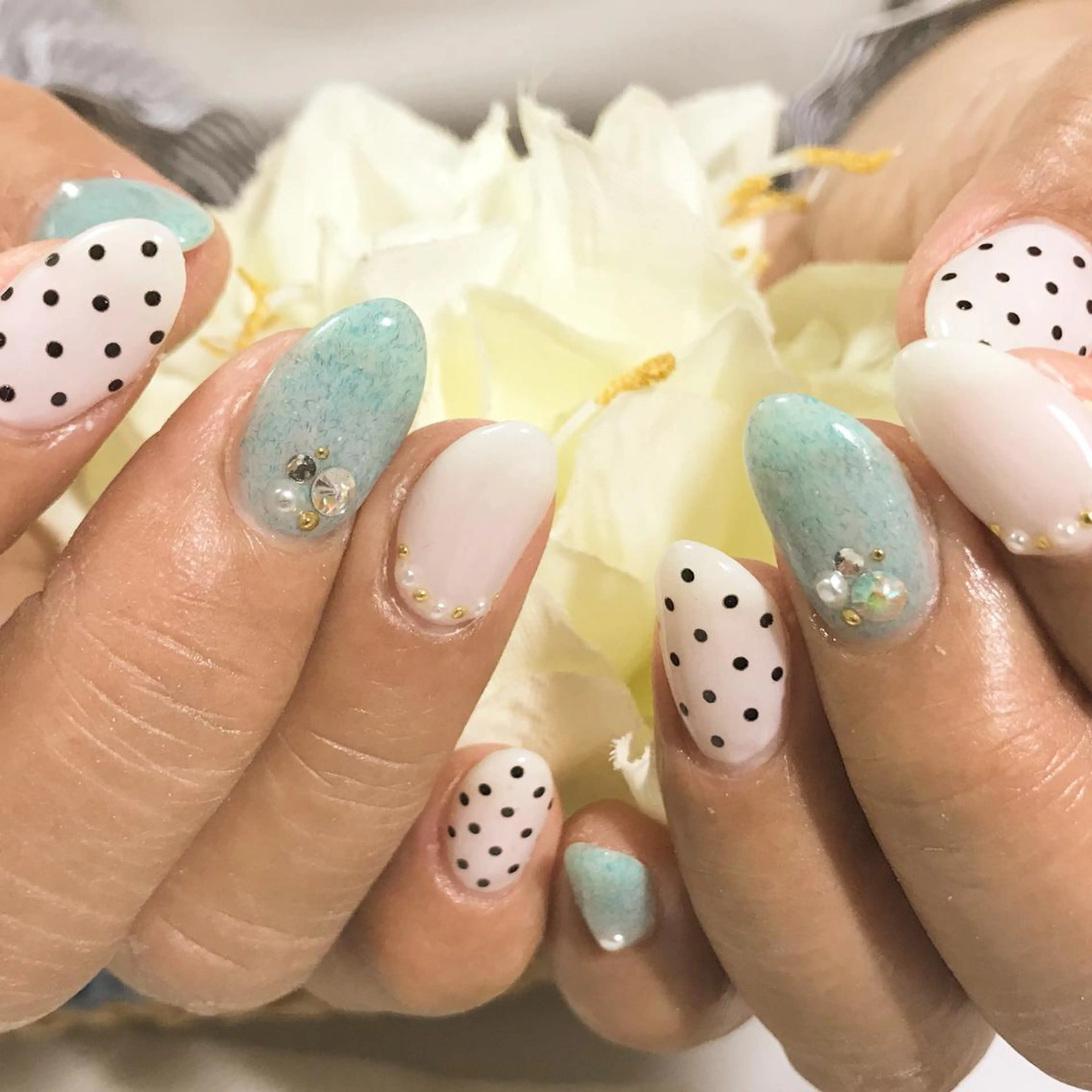 ネイル ブルー ドット フットネイル シンプルネイル 春ネイル nail fufla ♡yamane♡のネイルデザイン