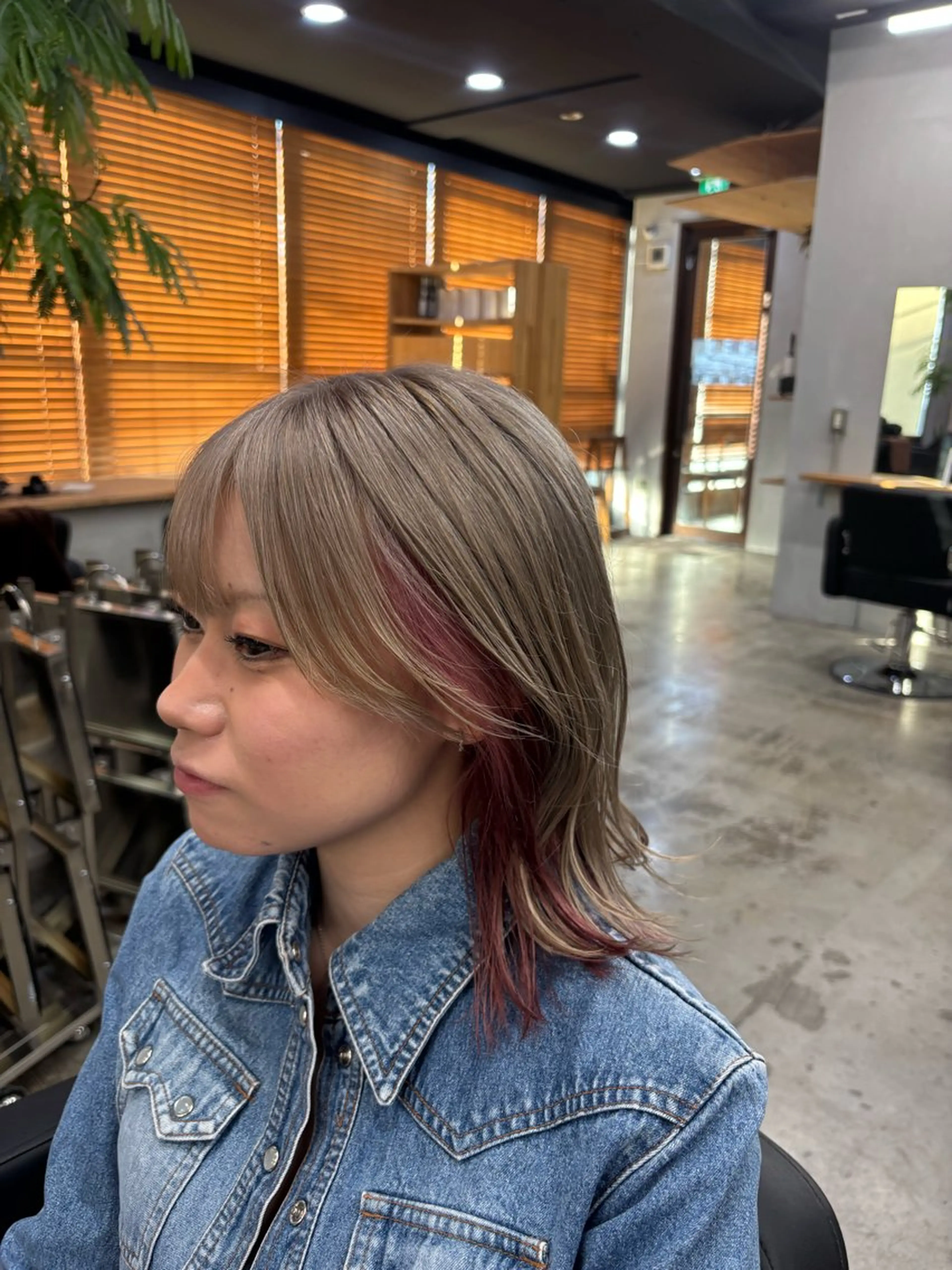 ミディアム カラー mono / Manatoのヘアスタイル