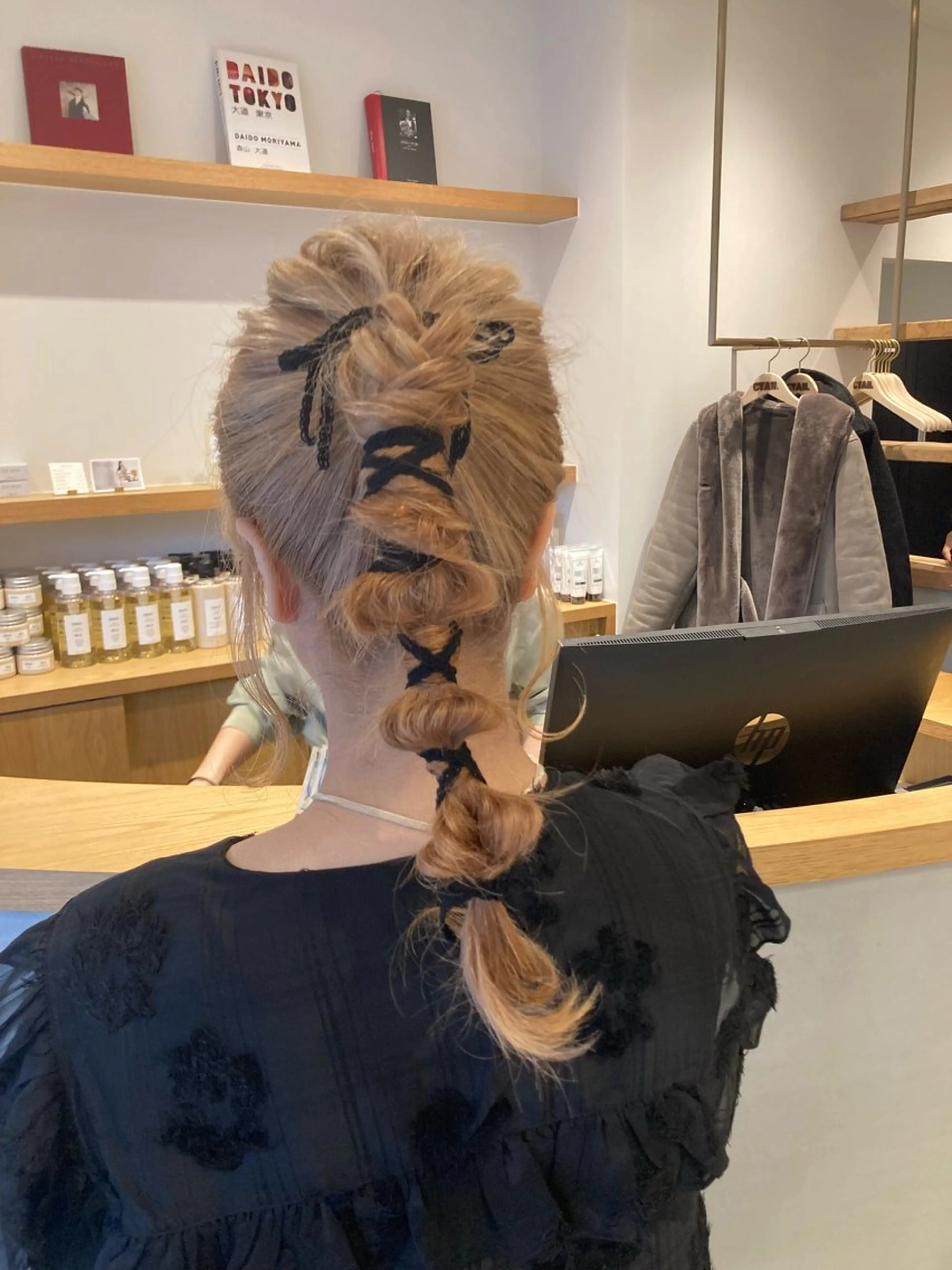 ロング ヘアセット 大岩 茉愉のヘアスタイル