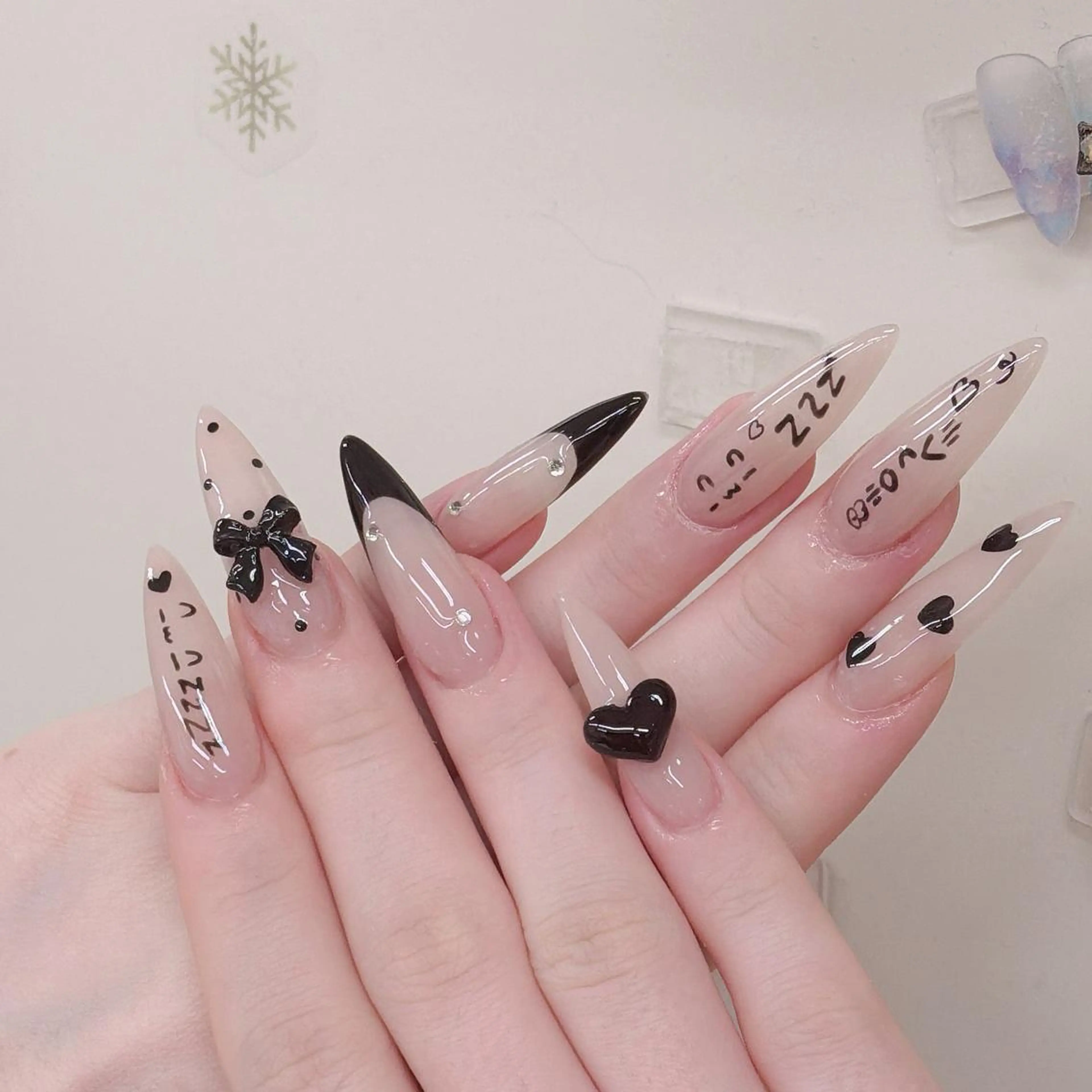 ネイル 定額デザインネイル queensのネイルデザイン