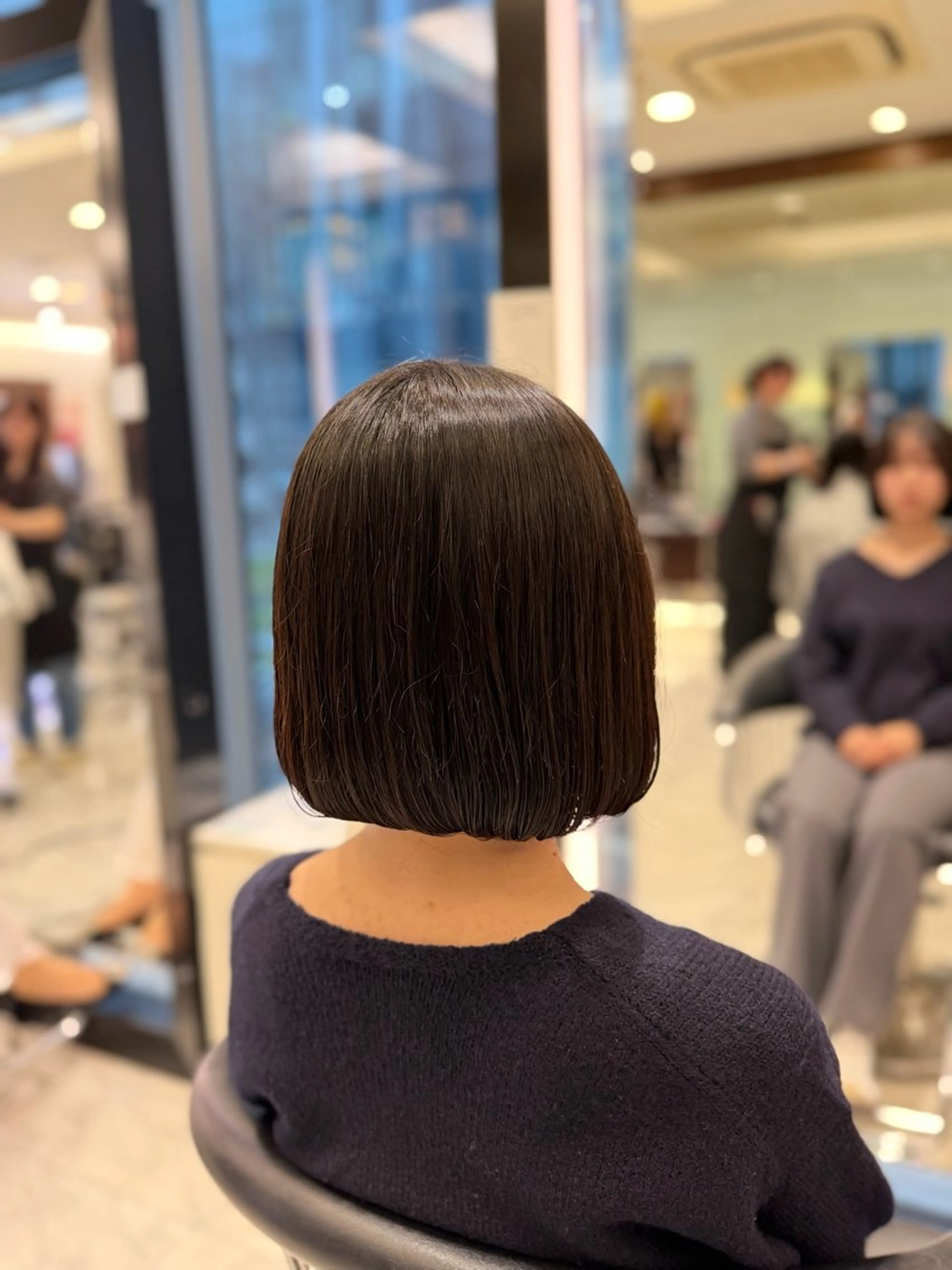 ショート パーマ カット パーマ コテ巻きパーマ💙 シノヤユイのヘアスタイル