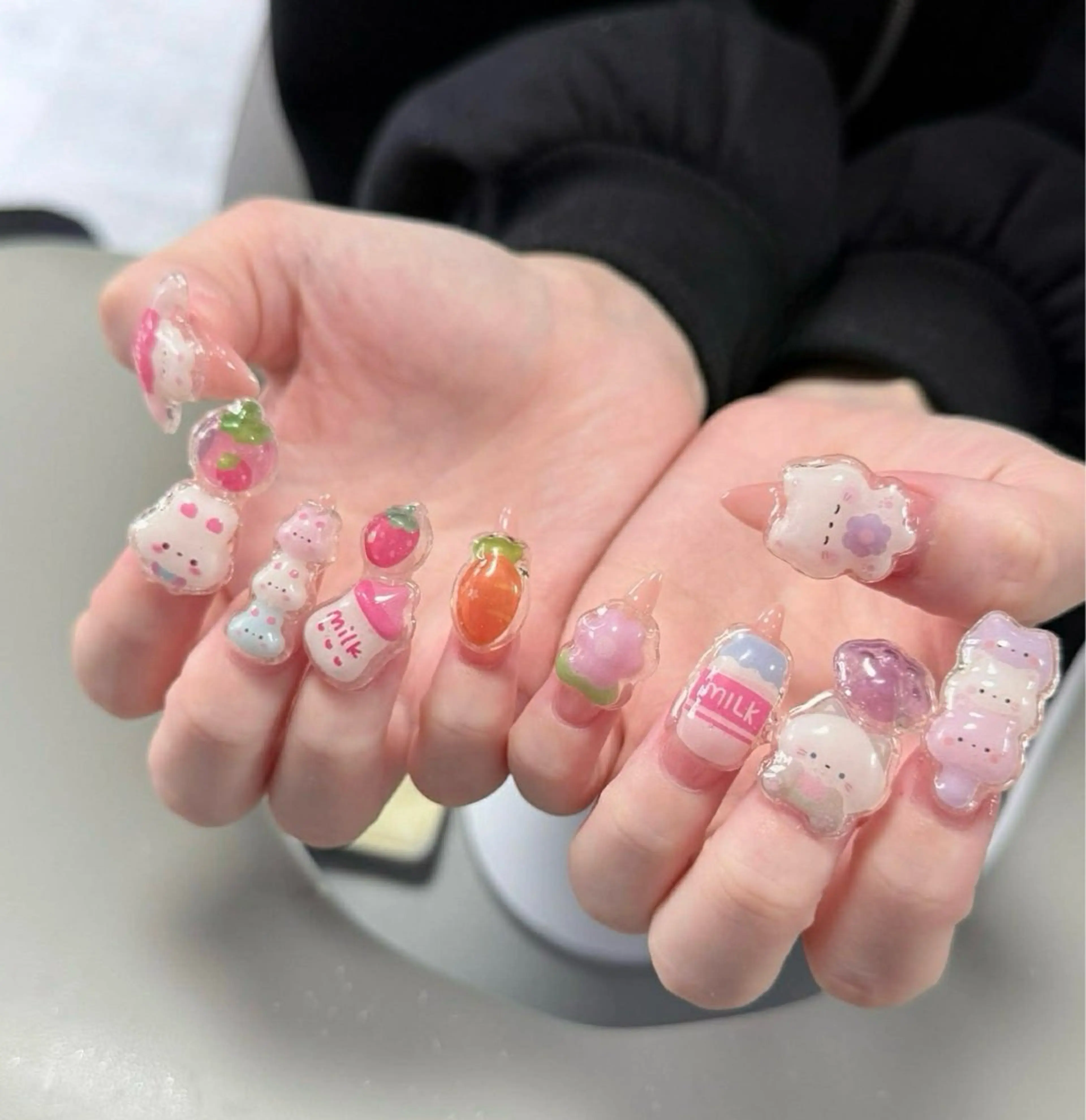 ネイル オーロラネイル クリアネイル 成人式 フラッシュネイル ジェルネイル ハンドネイル Amee Nail Salonのネイルデザイン