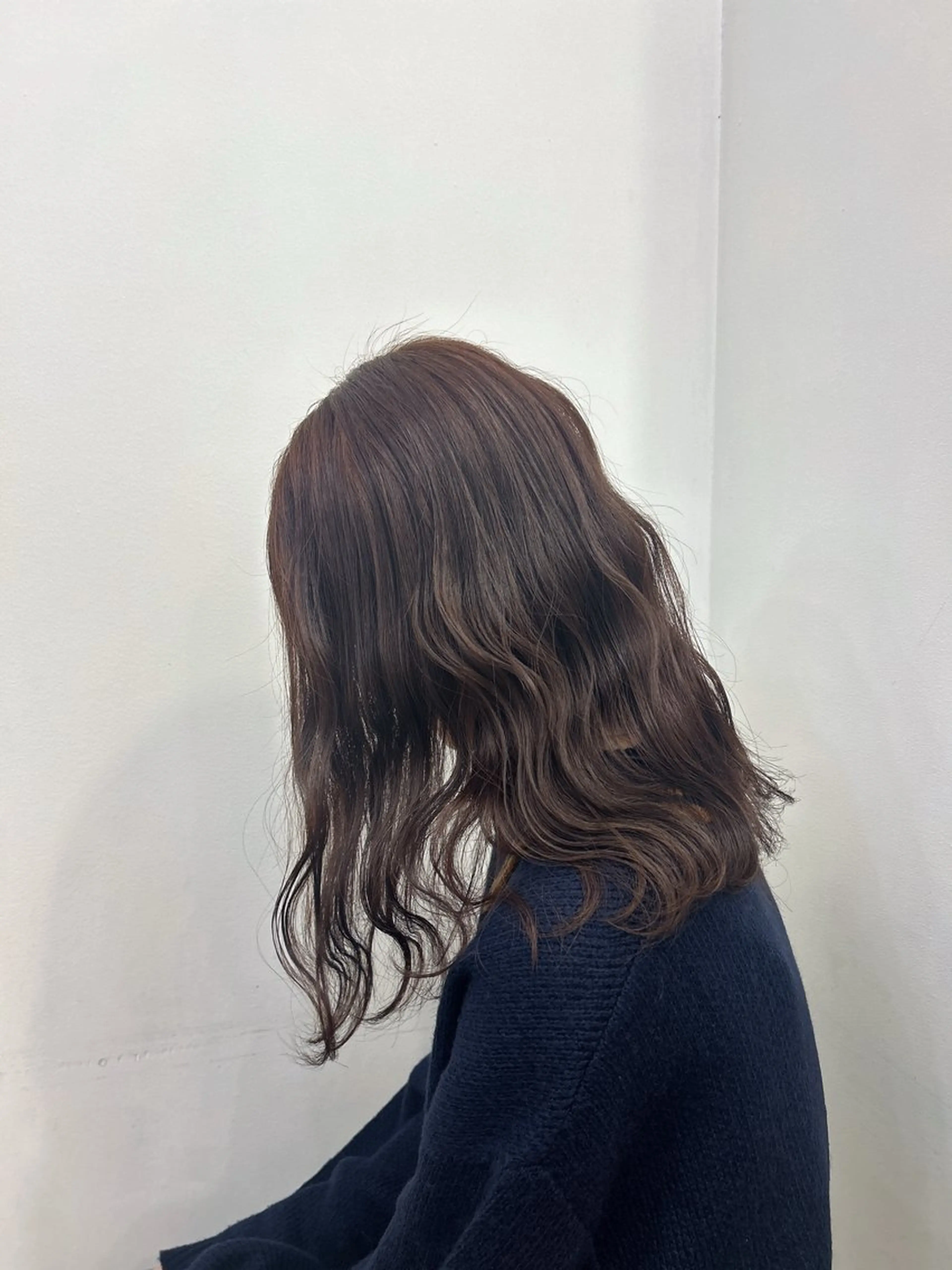 ミディアム カラー ブラウンカラー ピンクカラー ピンクブラウン 縮毛矯正 LOVERICHE所属・重光 梨央奈のヘアスタイル