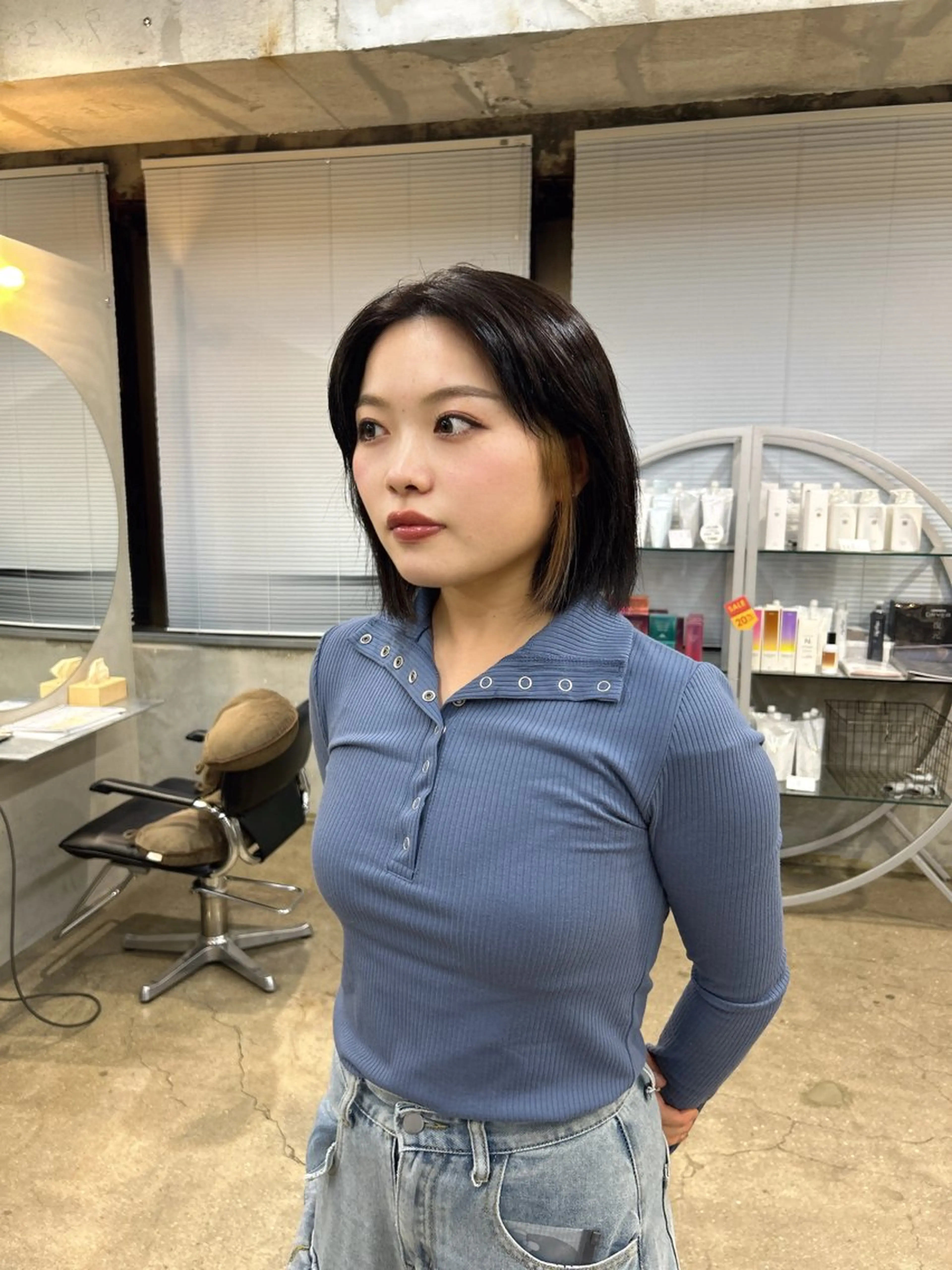 ミディアム カット ヘアカラー サワムラ ソナタのヘアスタイル