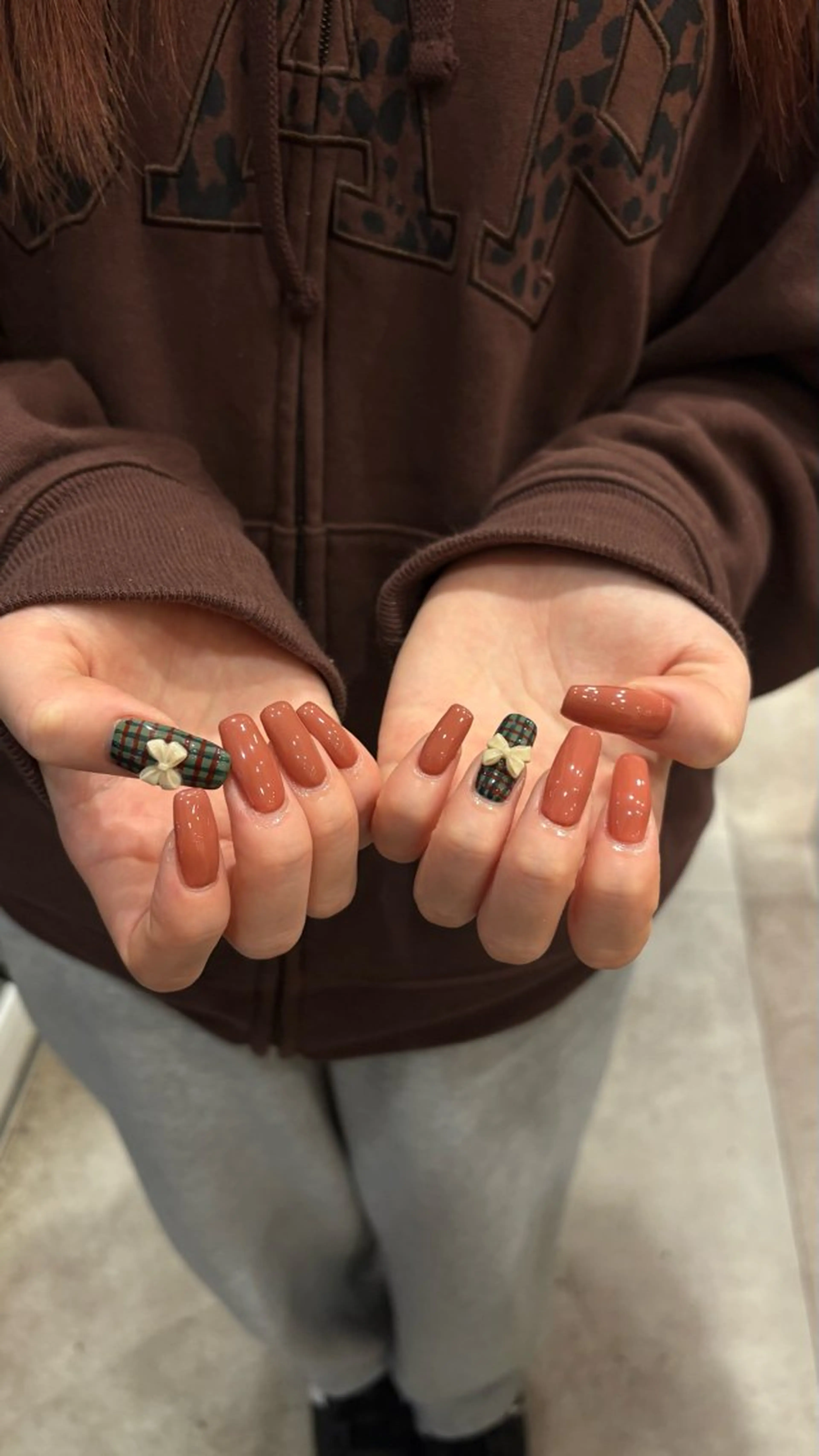 ネイル ハンドネイル しおん🎶｜ひと 癖ニュアンス｜個性派のネイルデザイン