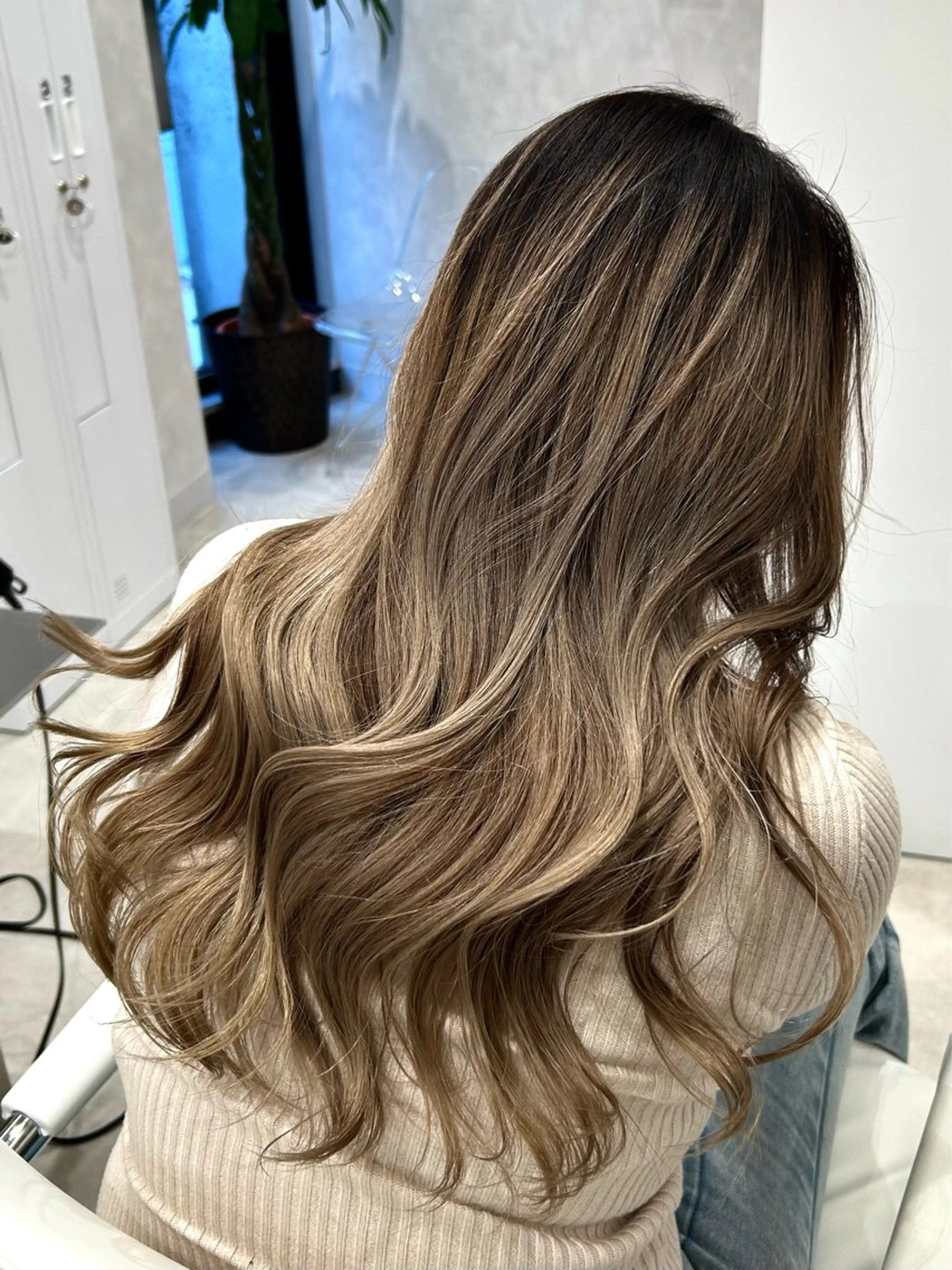 ロング カラー バレイヤージュ ハイライトカラー 外国人風カラー ハイライト レイヤーカット ヘアカラー ✨レイヤーカット 海外ヘア/原宿✨のヘアスタイル
