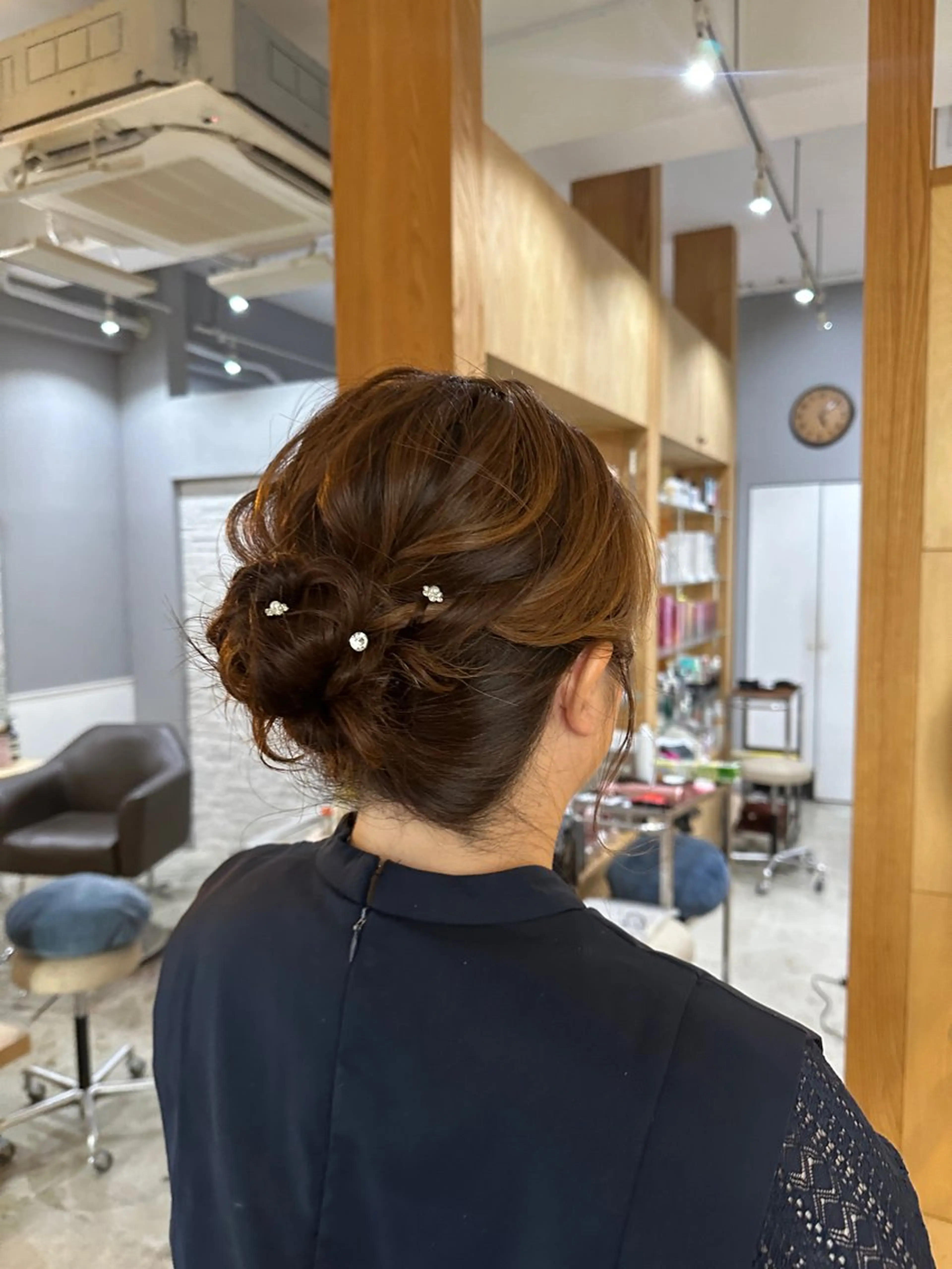 ミディアム miloc MOMOKAのヘアスタイル