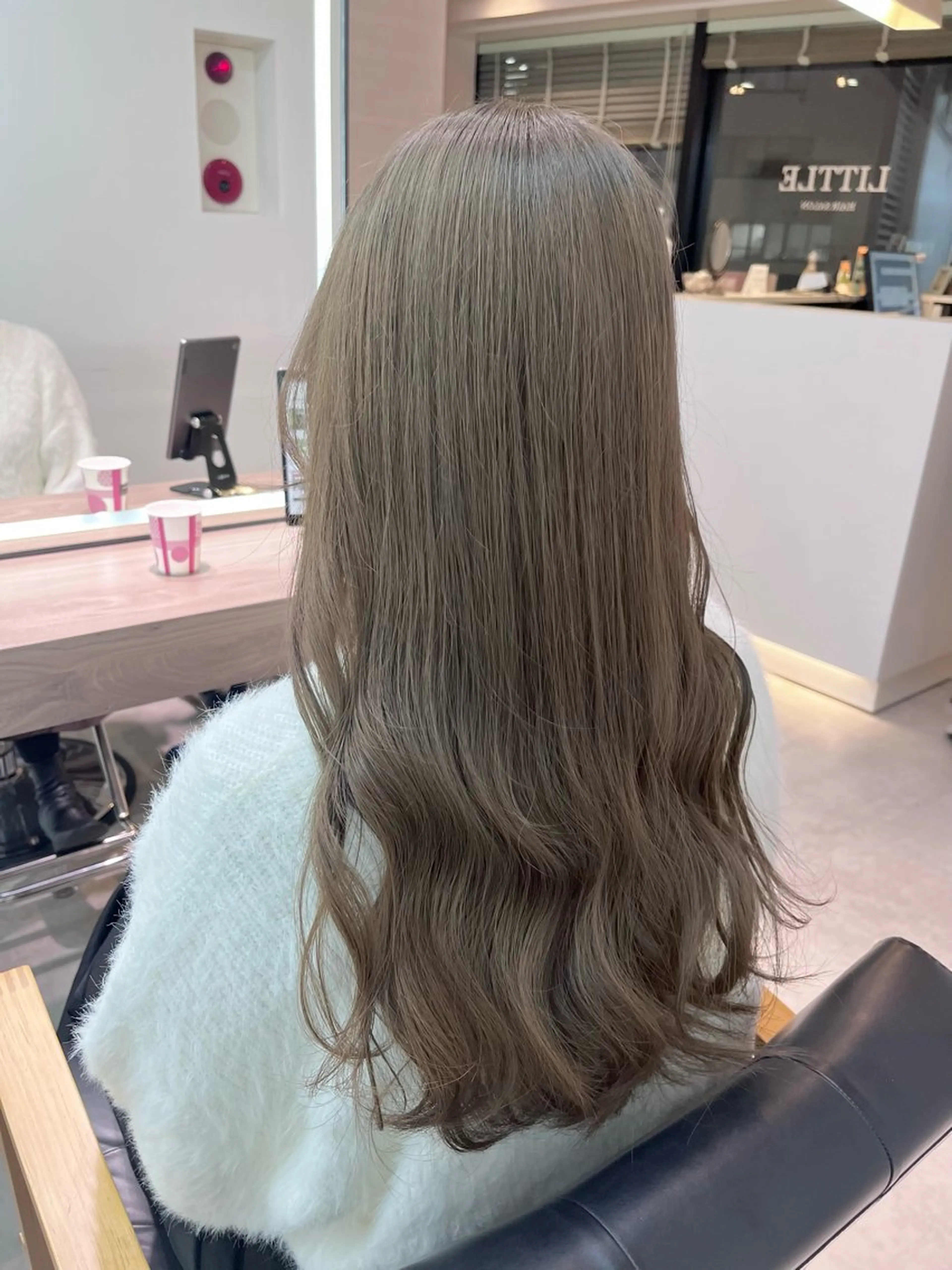 セミロング カラー ﾚｲﾔｰ🩵透明感 ೀユイ🌙のヘアスタイル