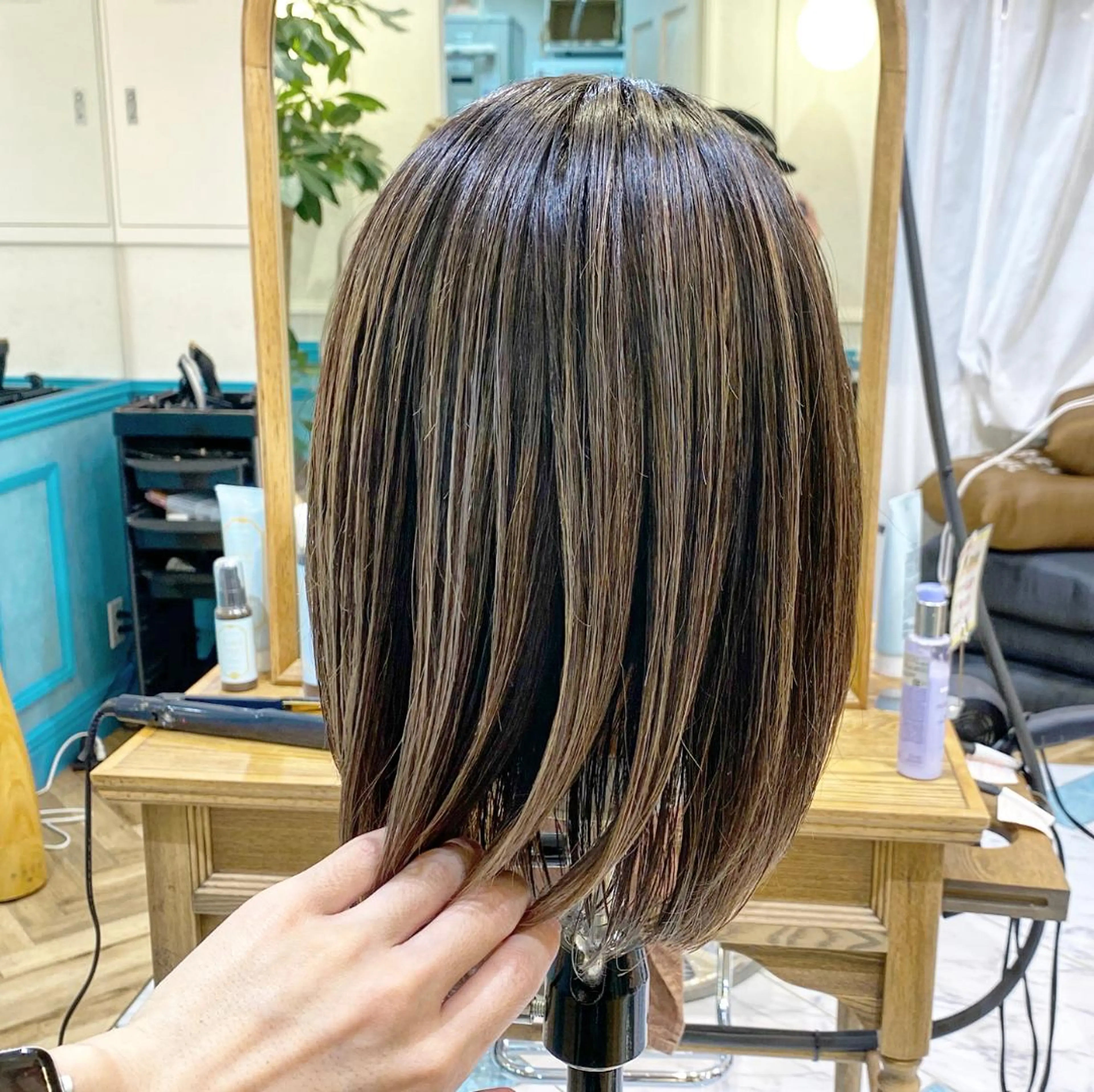 セミロング salowin 原宿 aroa所属・韓国／ハッシュカット ／透明感カラー／金野のヘアスタイル