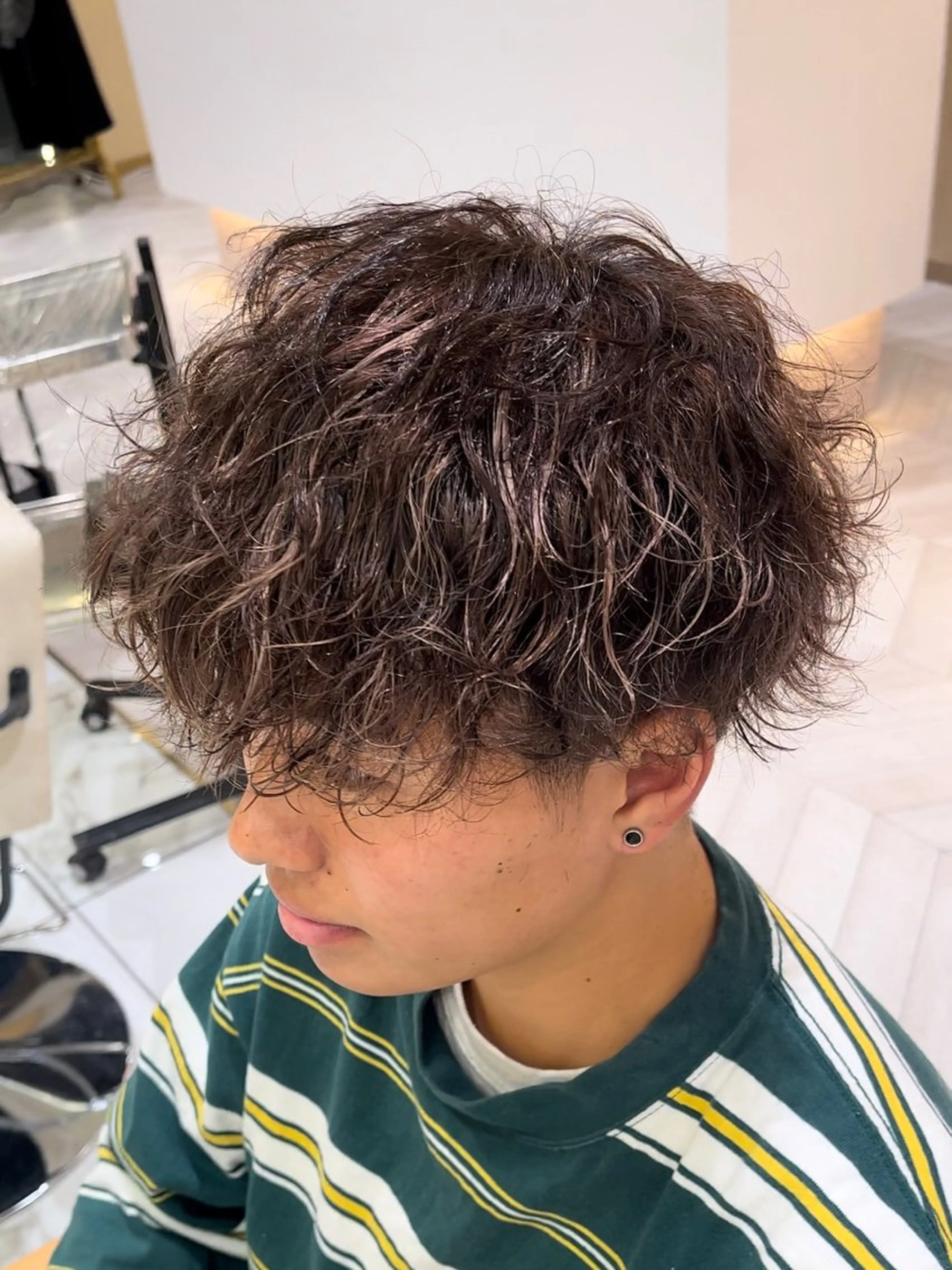 ショート カラー メンズ メンズハイライト メンズパーマ 波巻きパーマ ベージュカラー ハイライトカラー カット ヘアカラー パーマ 🥇メンズパーマ /縮毛矯正/木村神心のヘアスタイル