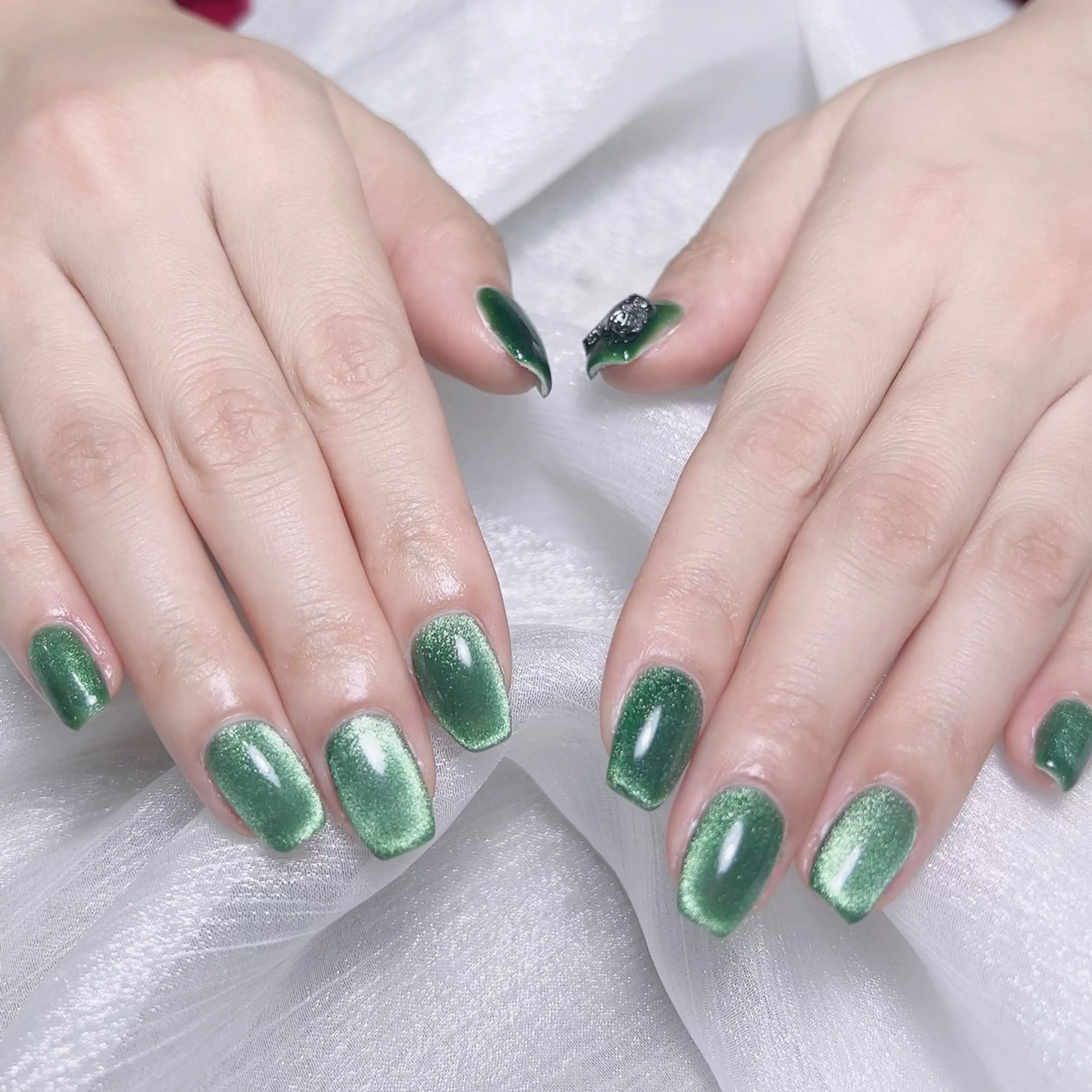 メンズ ネイル メンズ韓国風 アートネイル オーロラネイル ガーリー キラキラネイル ハンドネイル Nail salon 木にいるのネイルデザイン