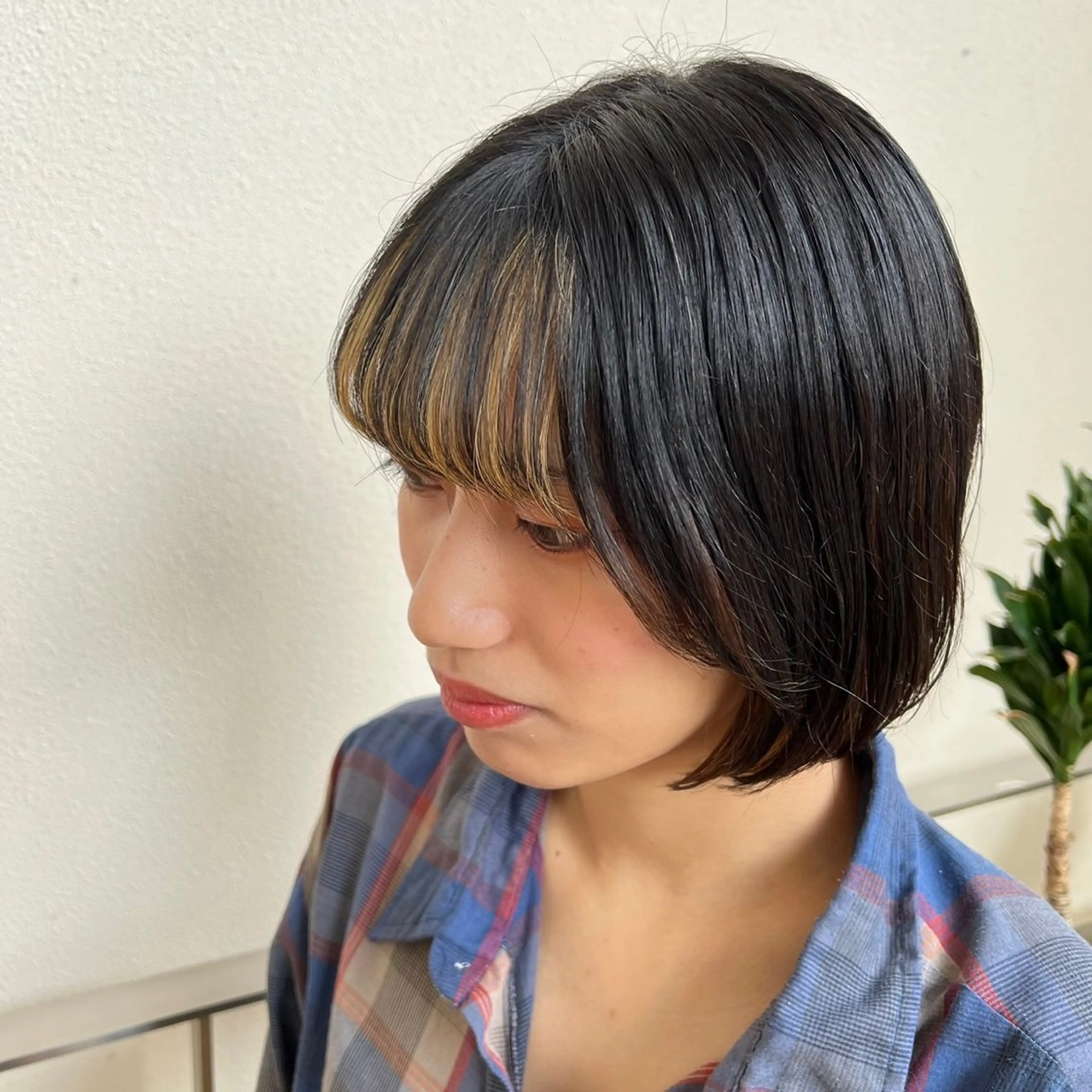 ショート カラー めぞんどぼーて REINAのヘアスタイル