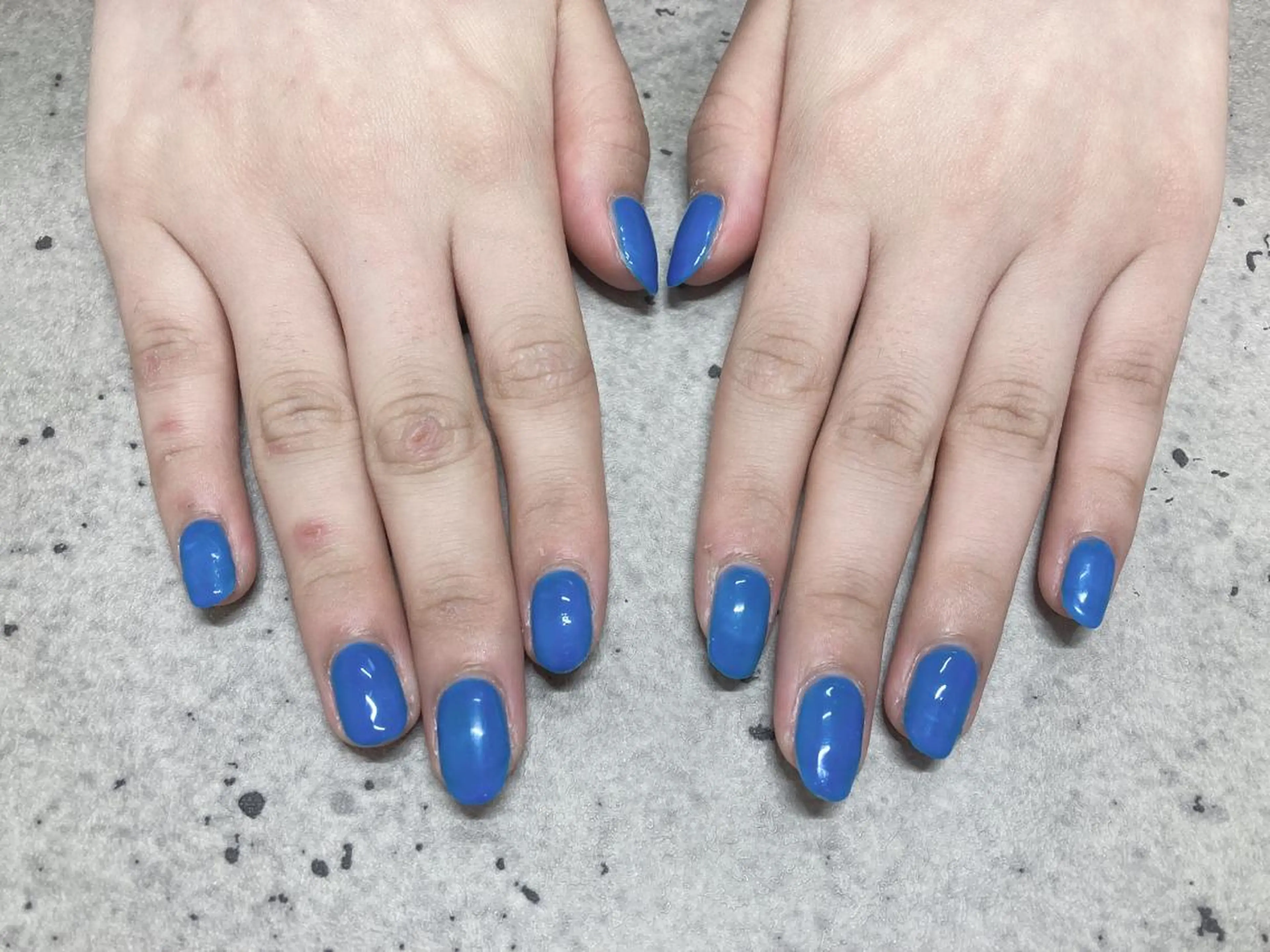 ネイル ブルー ワンカラーネイル mogunail &blowのネイルデザイン