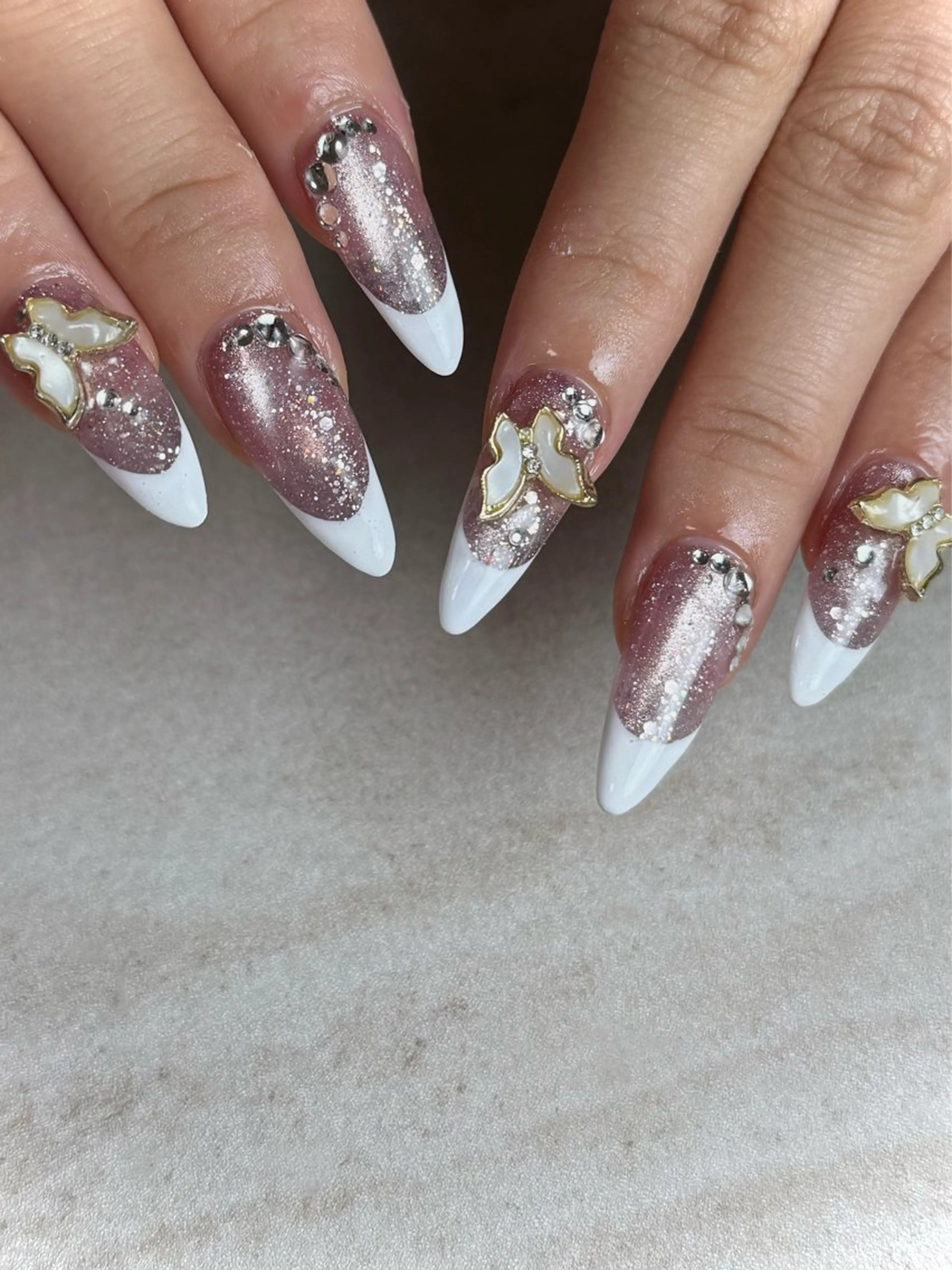ネイル アートネイル フレンチネイル マグネットネイル マグネットフレンチ スカルプネイル ハンドネイル ✾ NailRoom Latina🌻💓のネイルデザイン