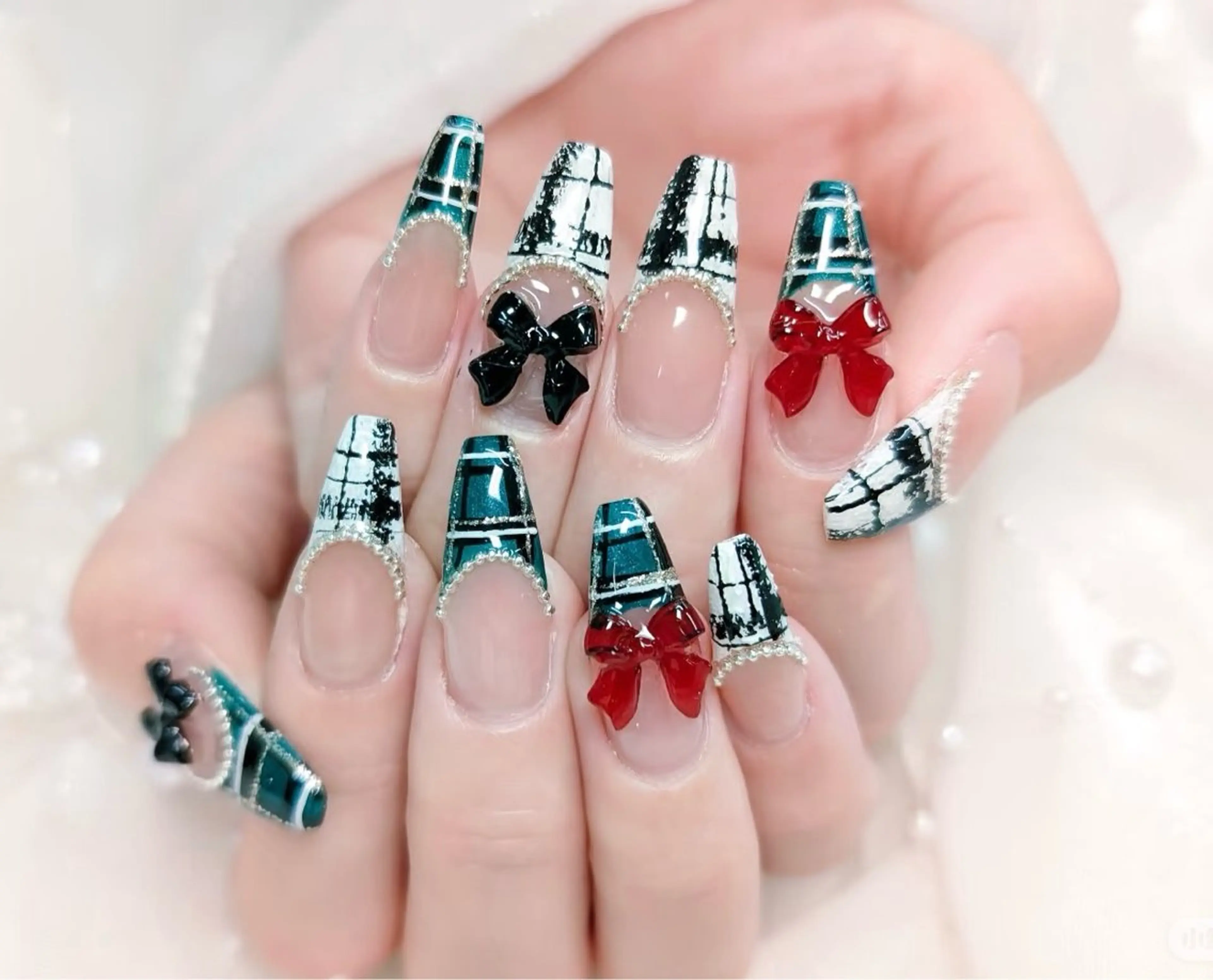 ネイル chiara  長さ出し/パラジェルのネイルデザイン