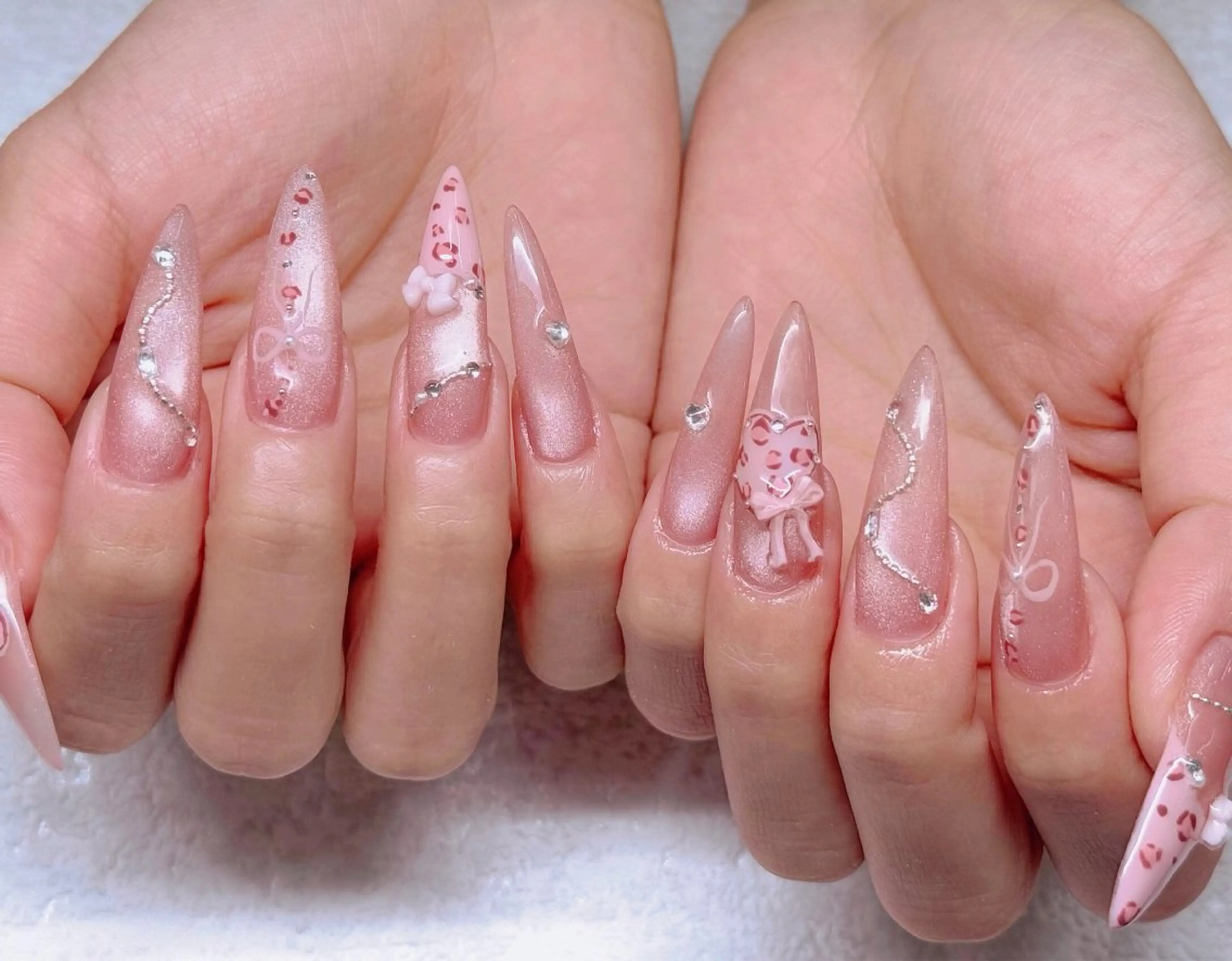 ネイル オーロラネイル ブルー チークネイル フットネイル フレンチネイル ハンドネイル REI NAのネイルデザイン