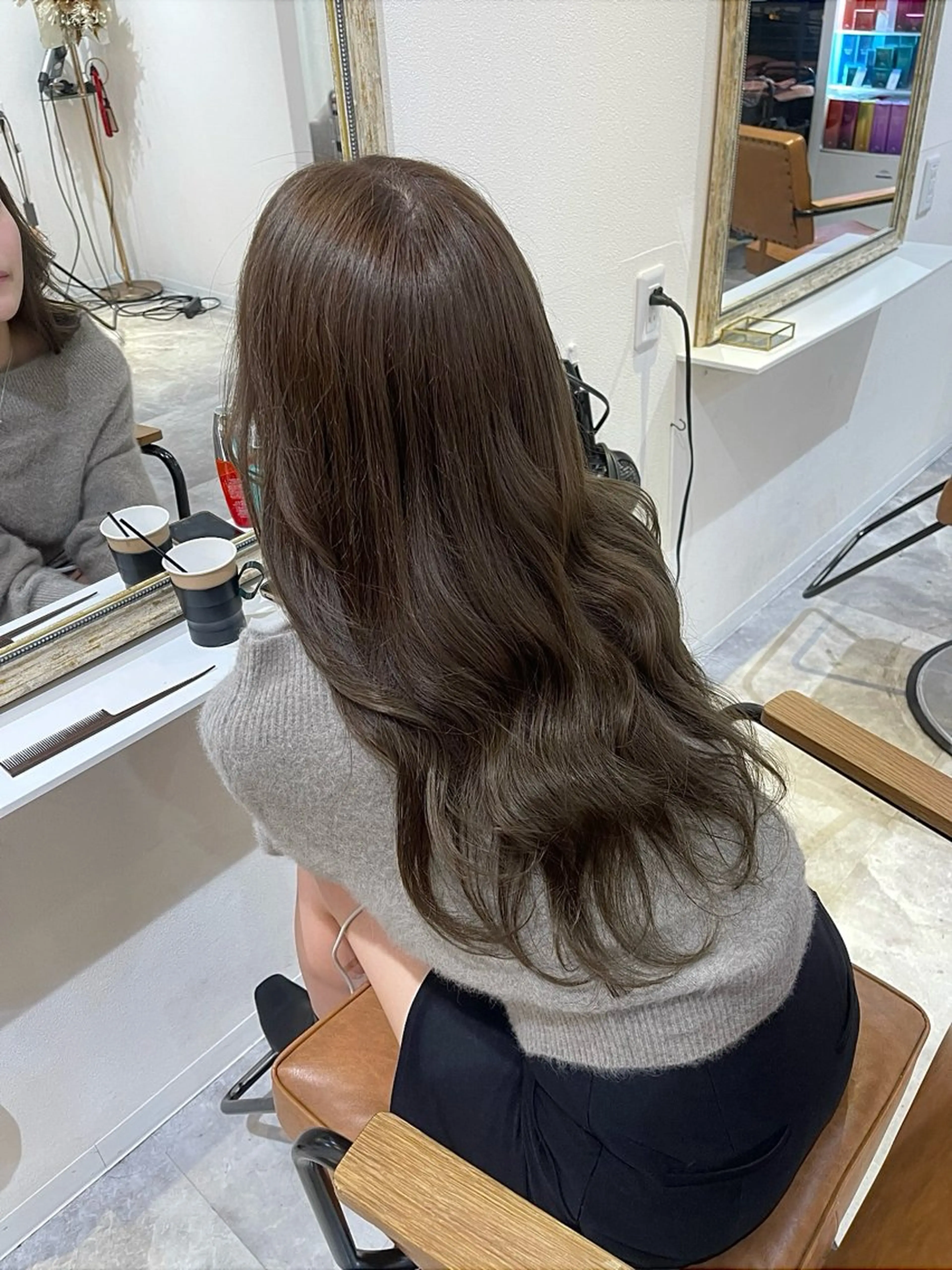 ロング カラー ブリーチ ダブルカラー ブリーチなしカラー カット ヘアカラー トリートメント 盛れる顔まわり✨🎀 レイヤー別所好葉のヘアスタイル